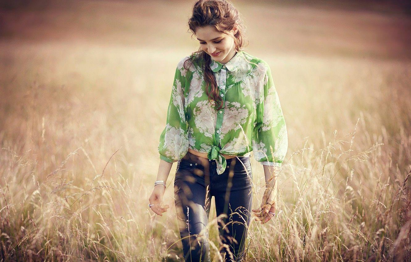1332x850 Wallpaper field, girl, pose, jeans, blouse, Birdy image for desktop, section девушки