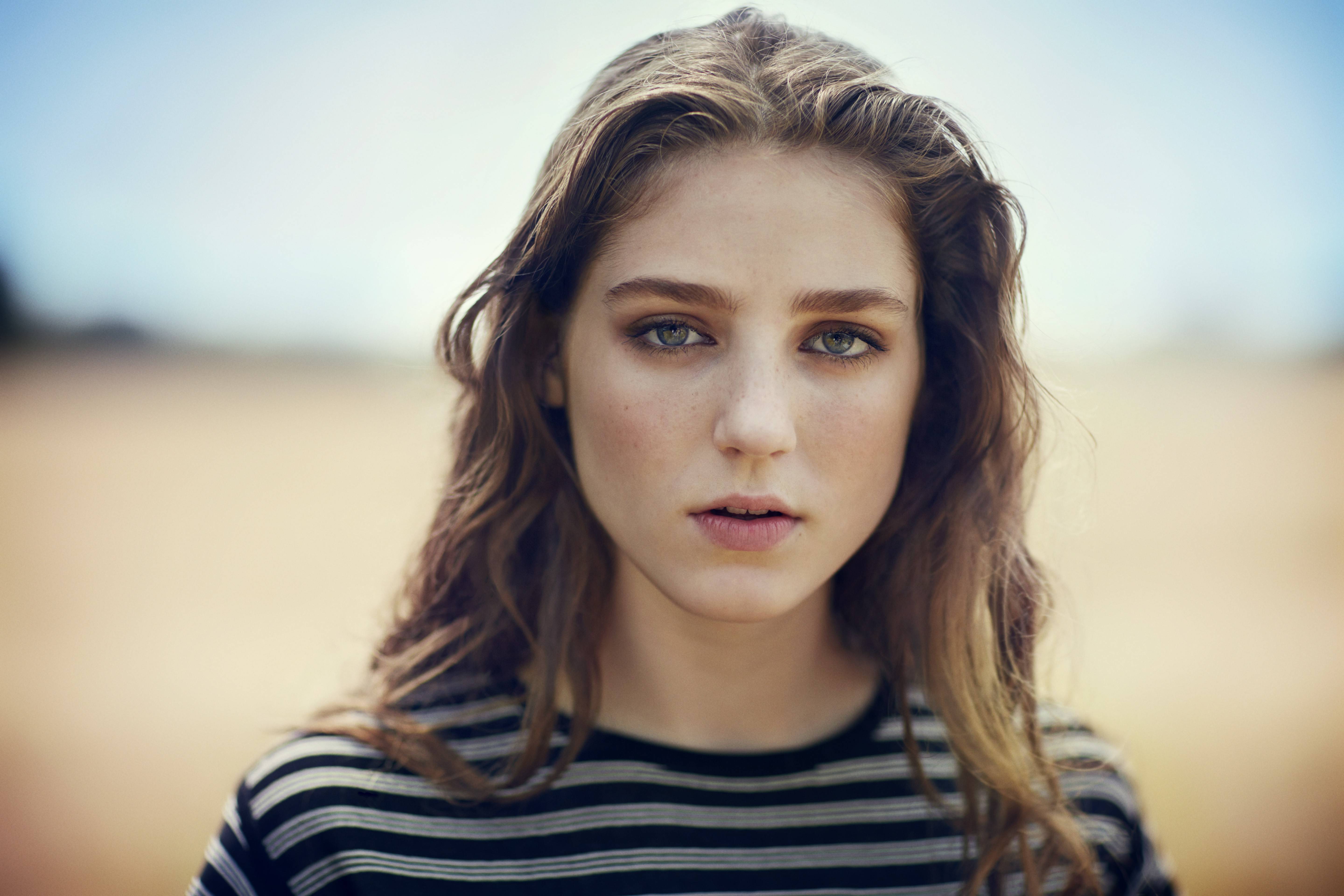 Birdy. Birdy Британская певица. Birdy портрет. Birdy Singer 2022. Birdy Британская певица 12 лет.