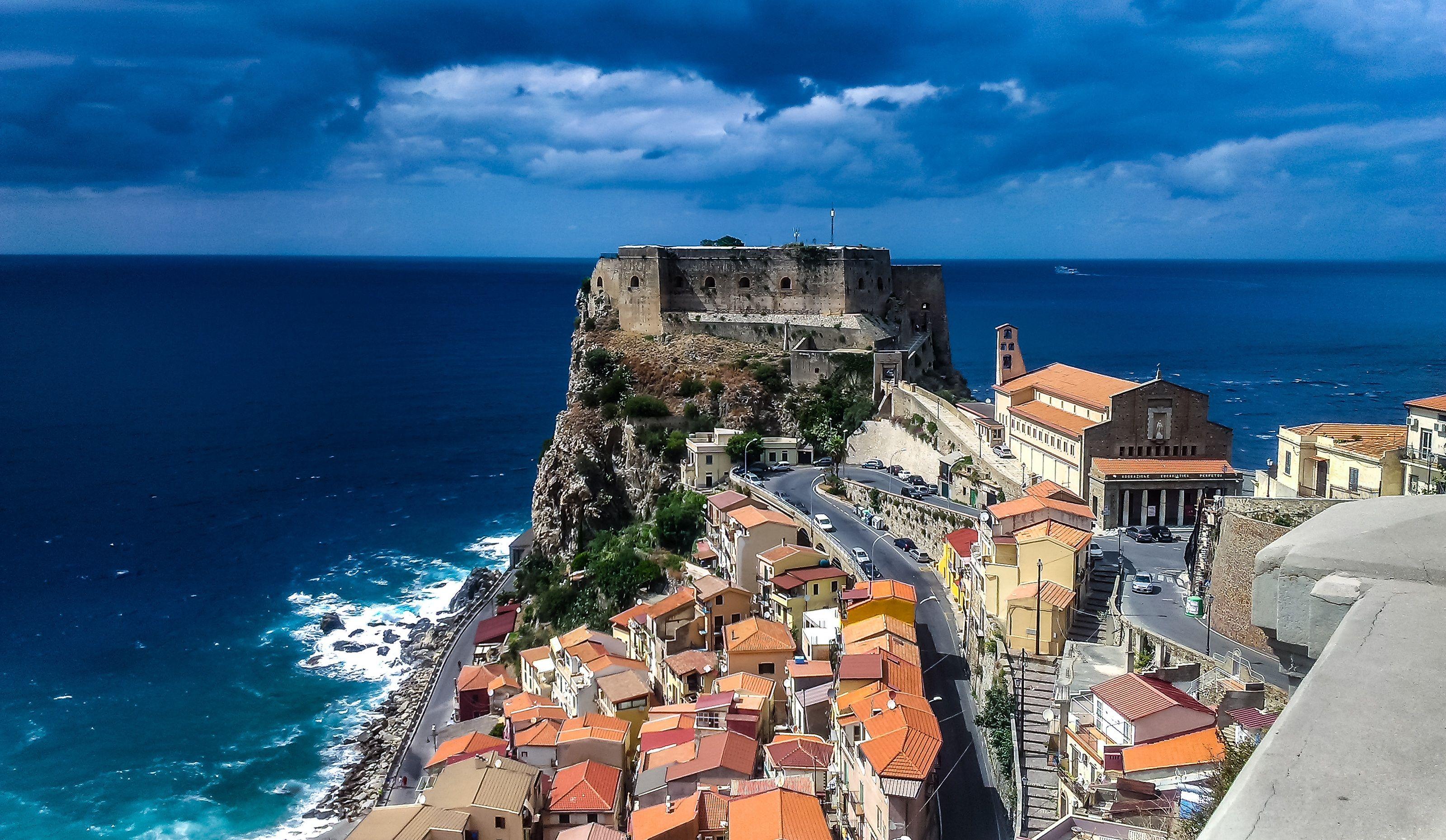 Calabria Wallpapers Top Free Calabria Backgrounds WallpaperAccess