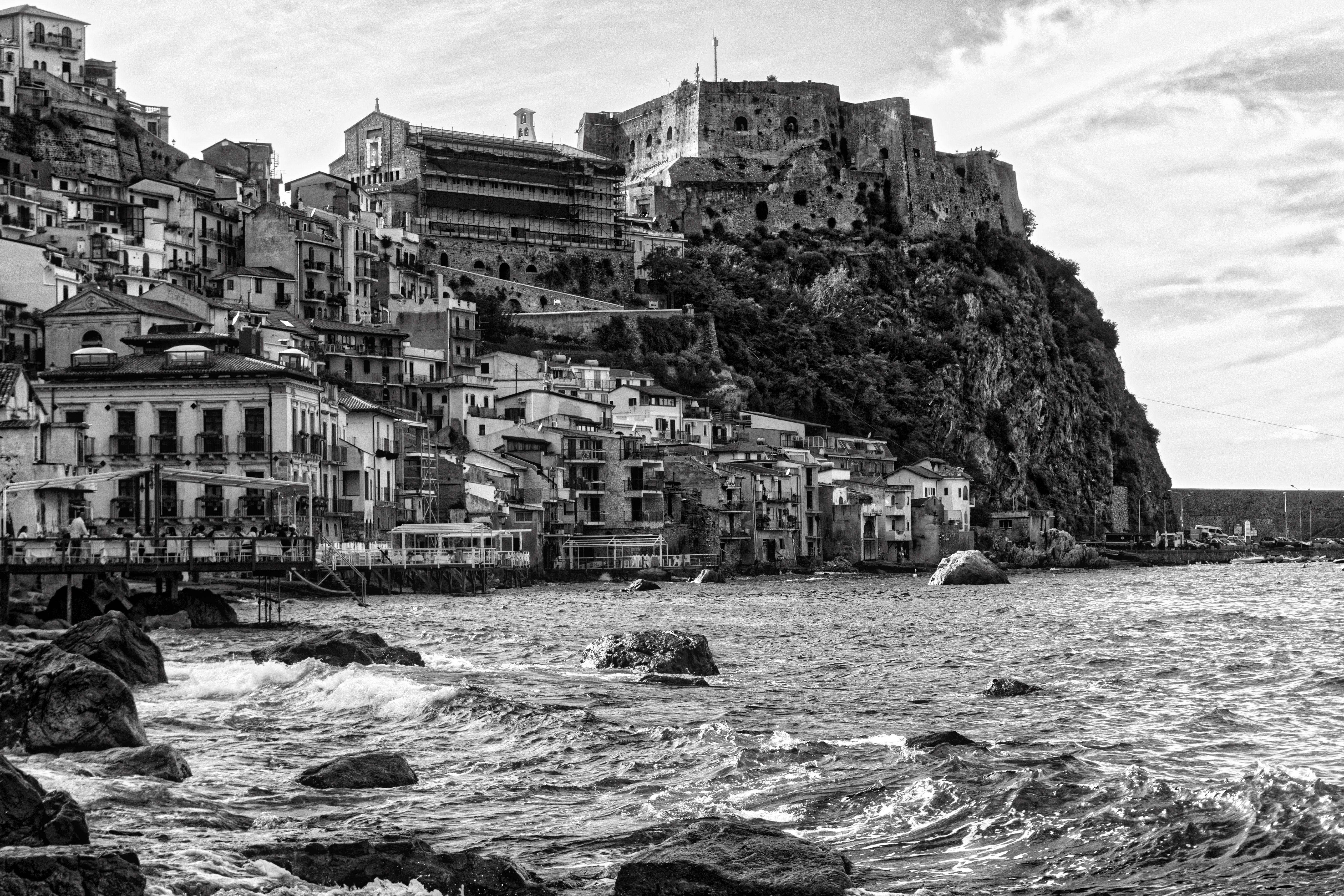 5641x3761 Scilla Calabria Sea Monochrome Wallpaper:5641x3761
