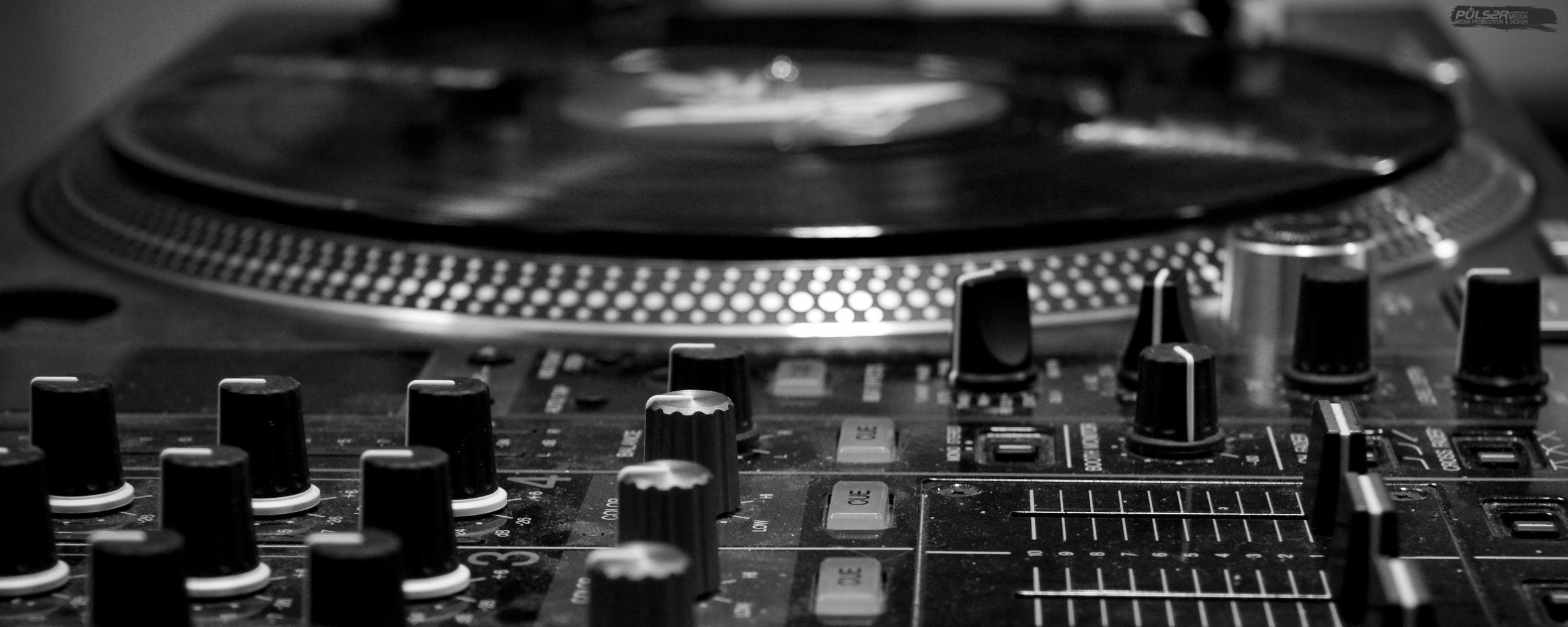 2560x1024 Download Turntable And Wallpaper 2560x1024