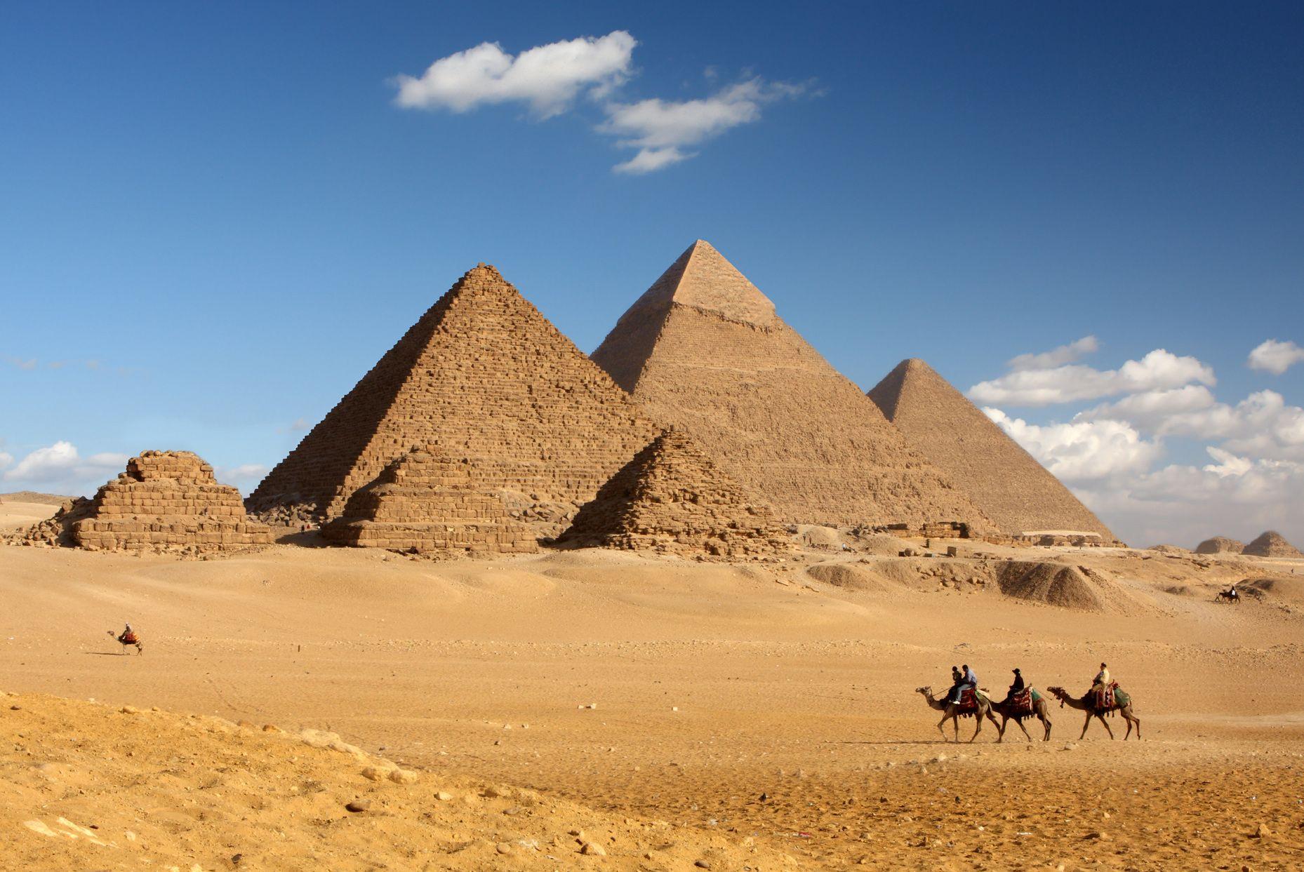 Egyptian Pyramids Wallpapers - Top Free Egyptian Pyramids Backgrounds ...