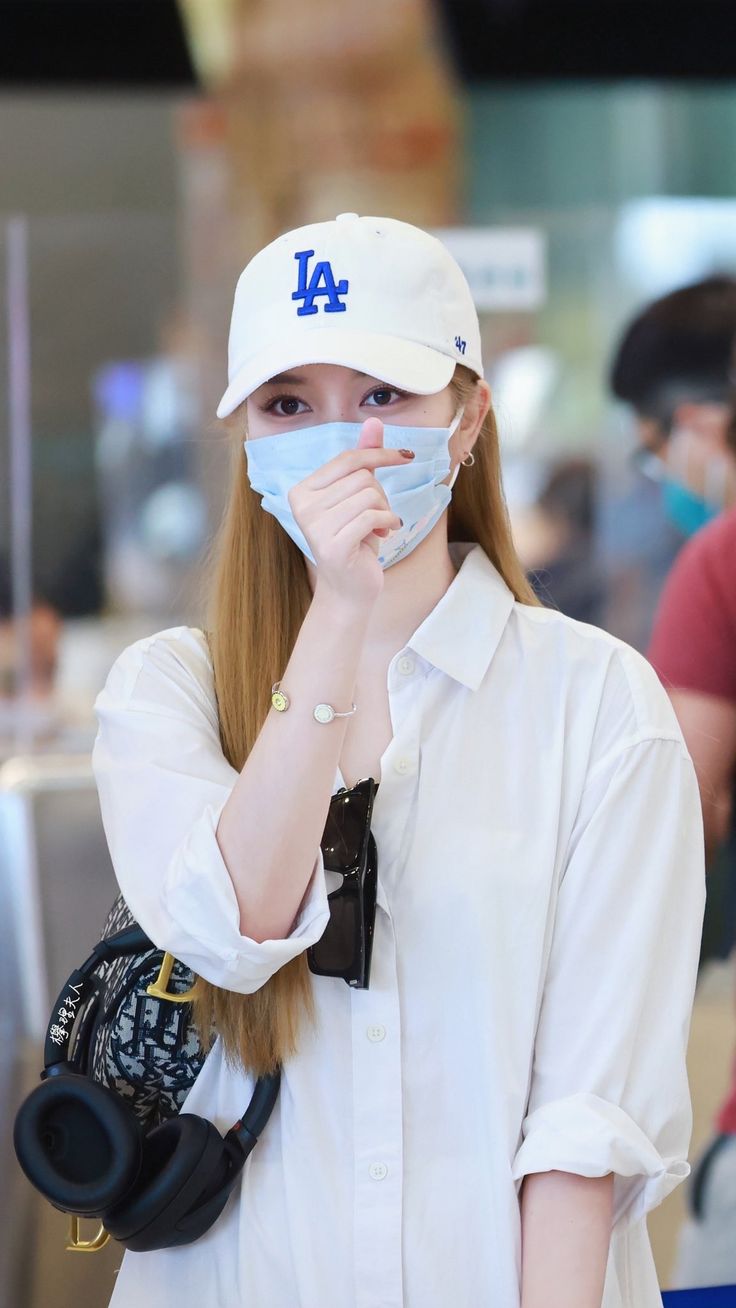 736x1308 FREEN SAROCHA