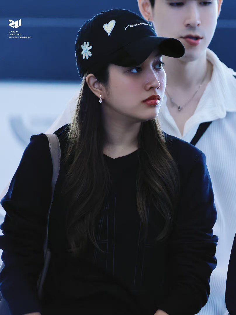 808x1076 kaye