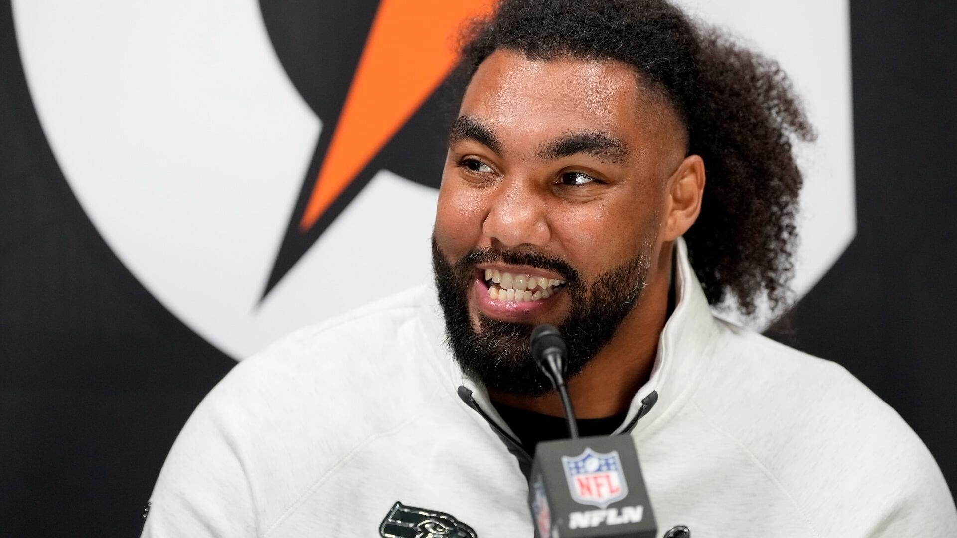1920x1080 Super Bowl LX Talk The Talk Then Walk The Walk : Leonard Williams