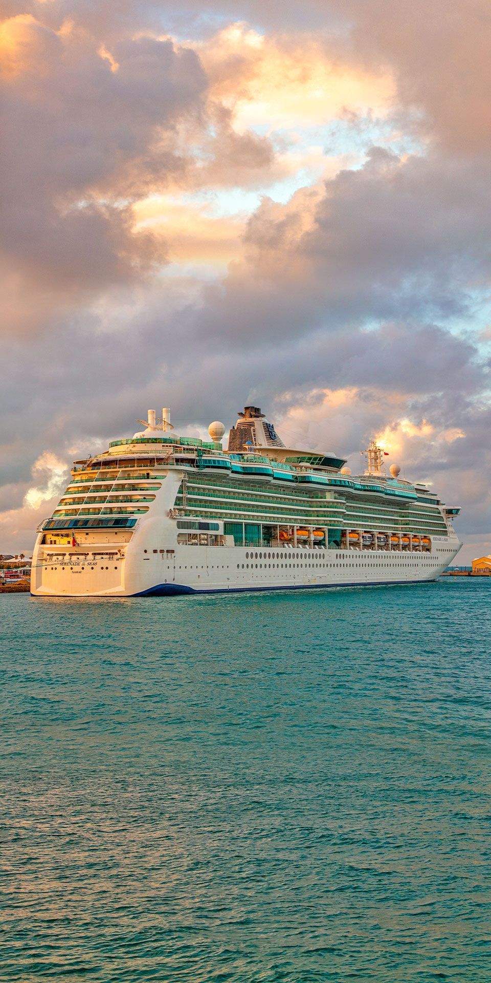 960x1920 Descubre 13 ideas de Wallpaper y barco crucero. cruceros, crucero, yates y más