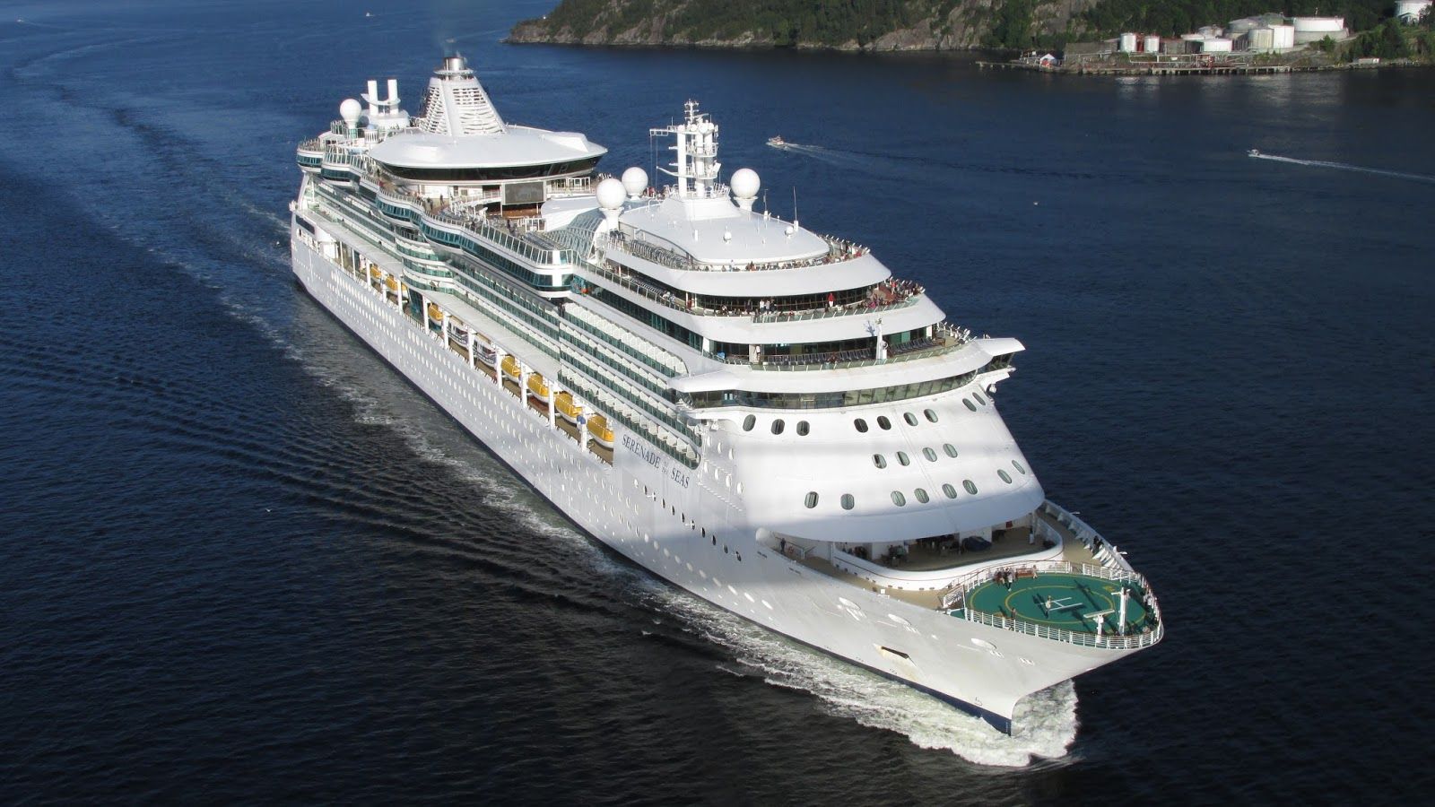 1600x900 Serenade of the Seas the Bridge