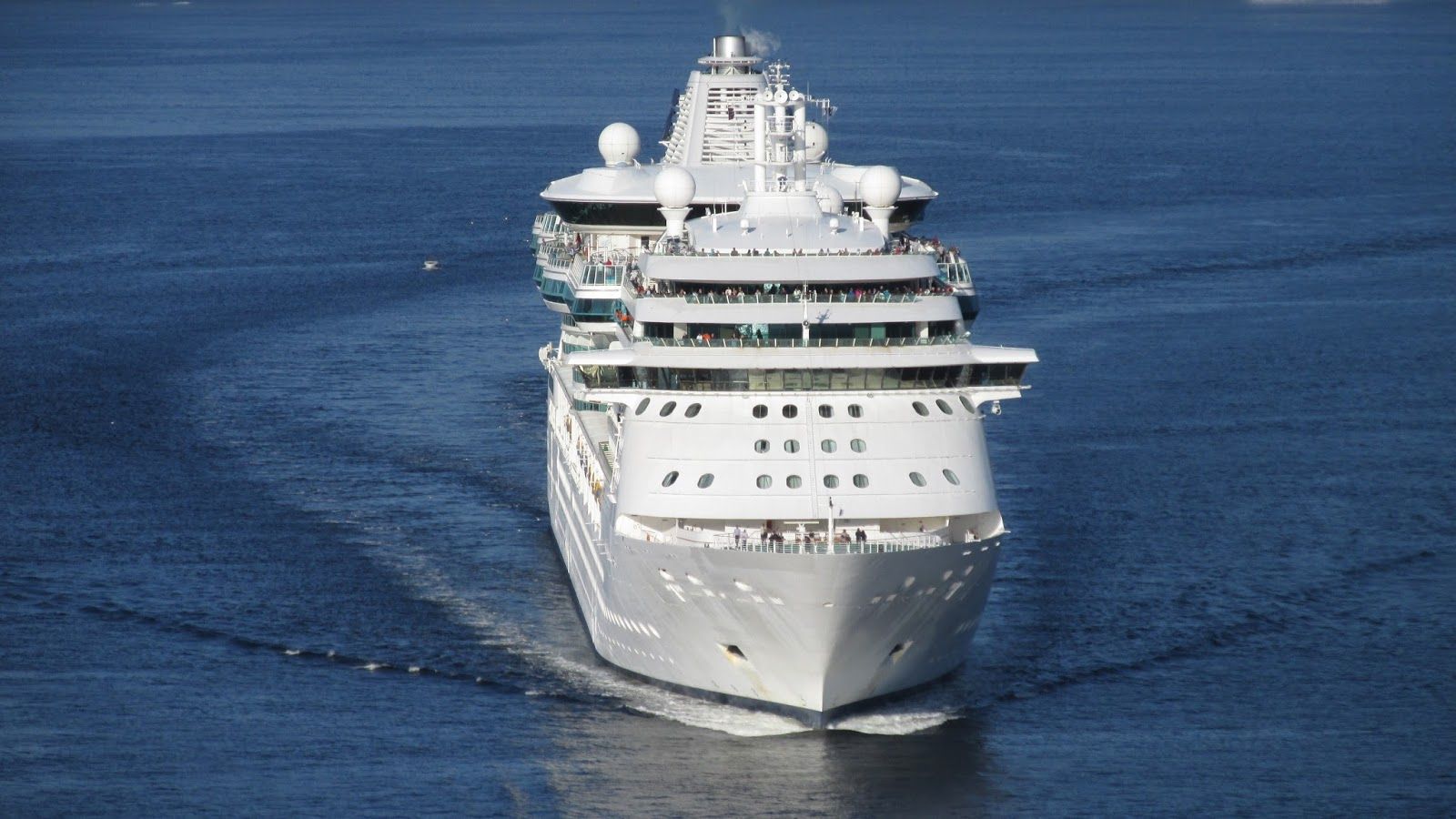 1600x900 Serenade of the Seas the Bridge
