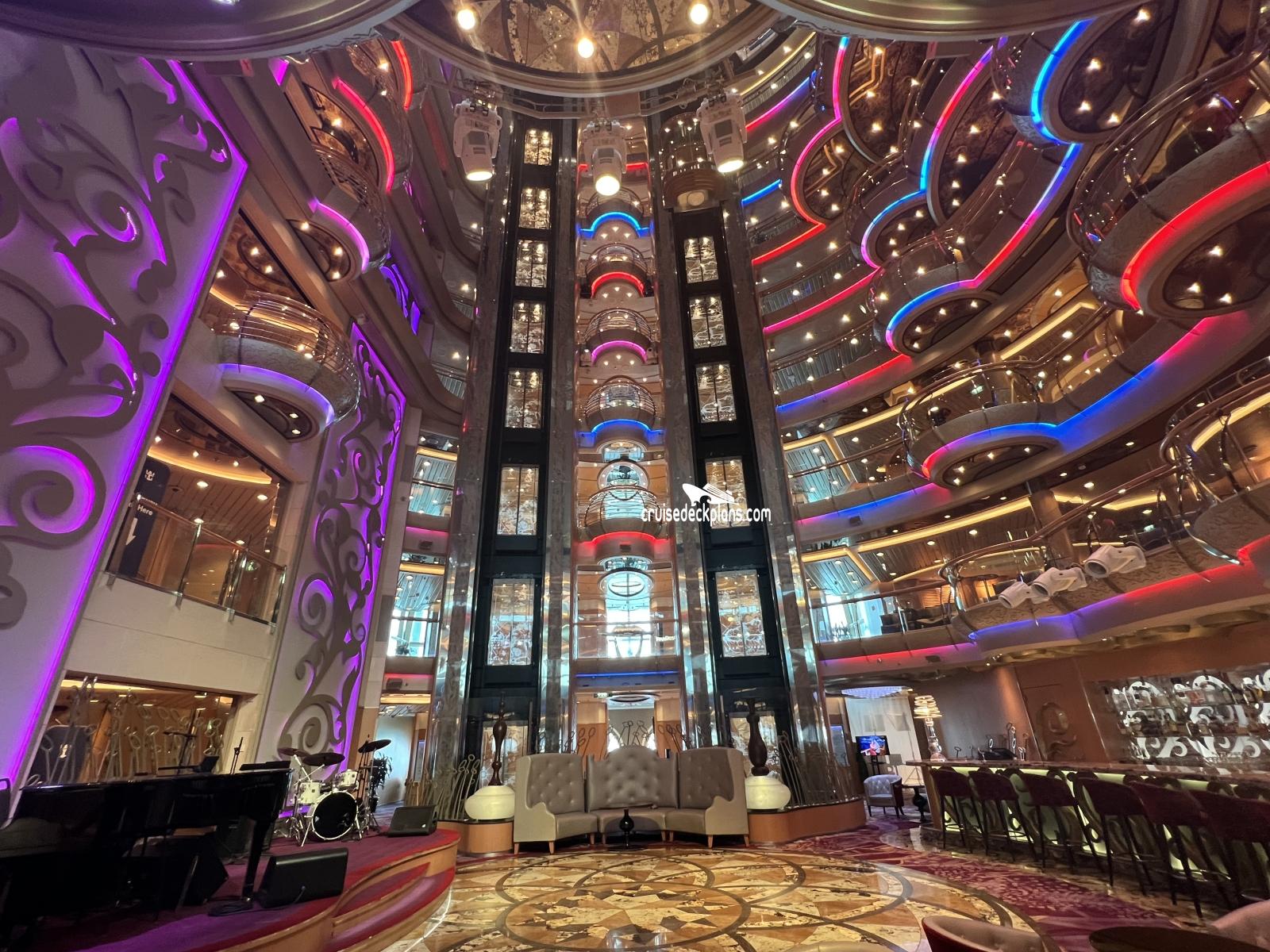 1600x1200 Serenade of the Seas Centrum Picture