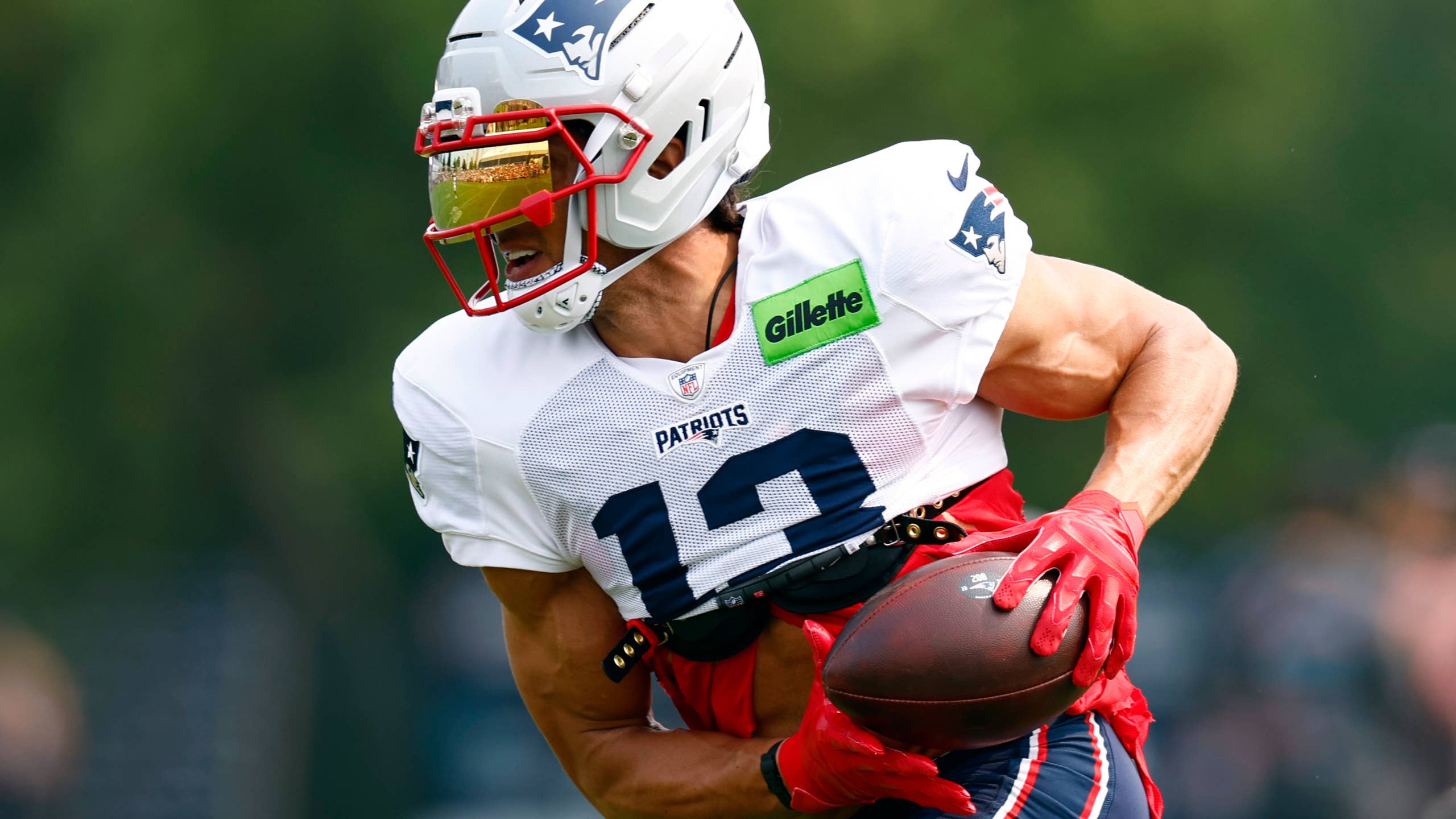 2560x1440 Patriots Star Arrives at Super Bowl LX in Handcuffs's Journal