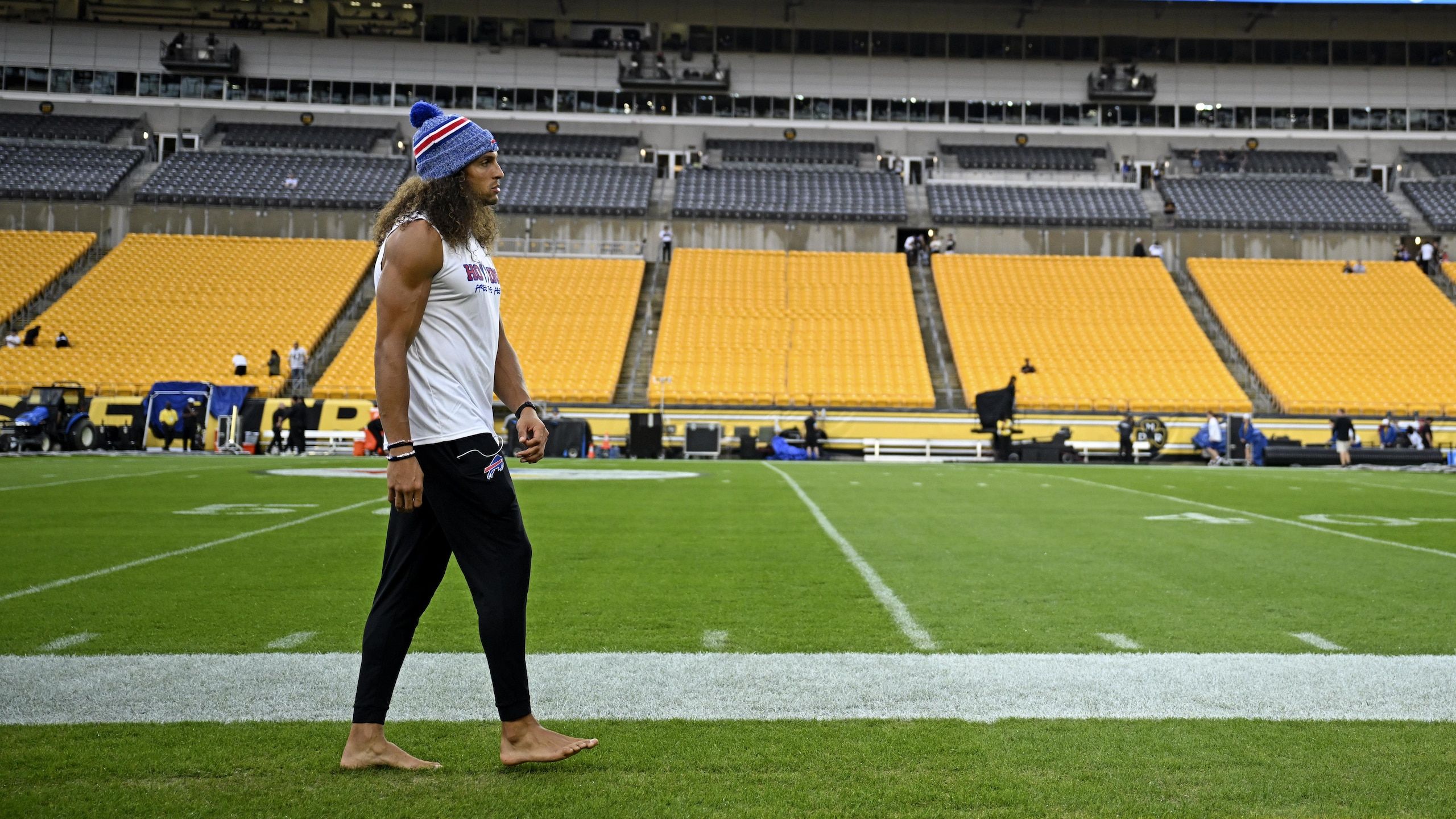 2560x1440 Mack Hollins Says New England Restaurants Let Him Enter Barefoot Because They Know He's Patriots WR