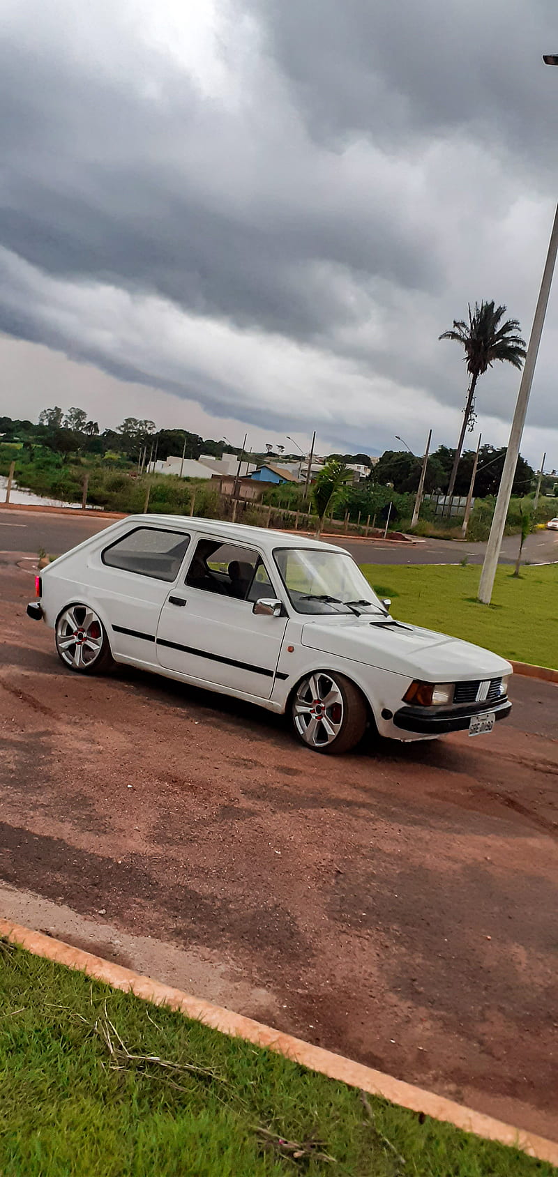 800x1688 Fiat antigo, brazil, carro, rebaixados, HD phone wallpaper