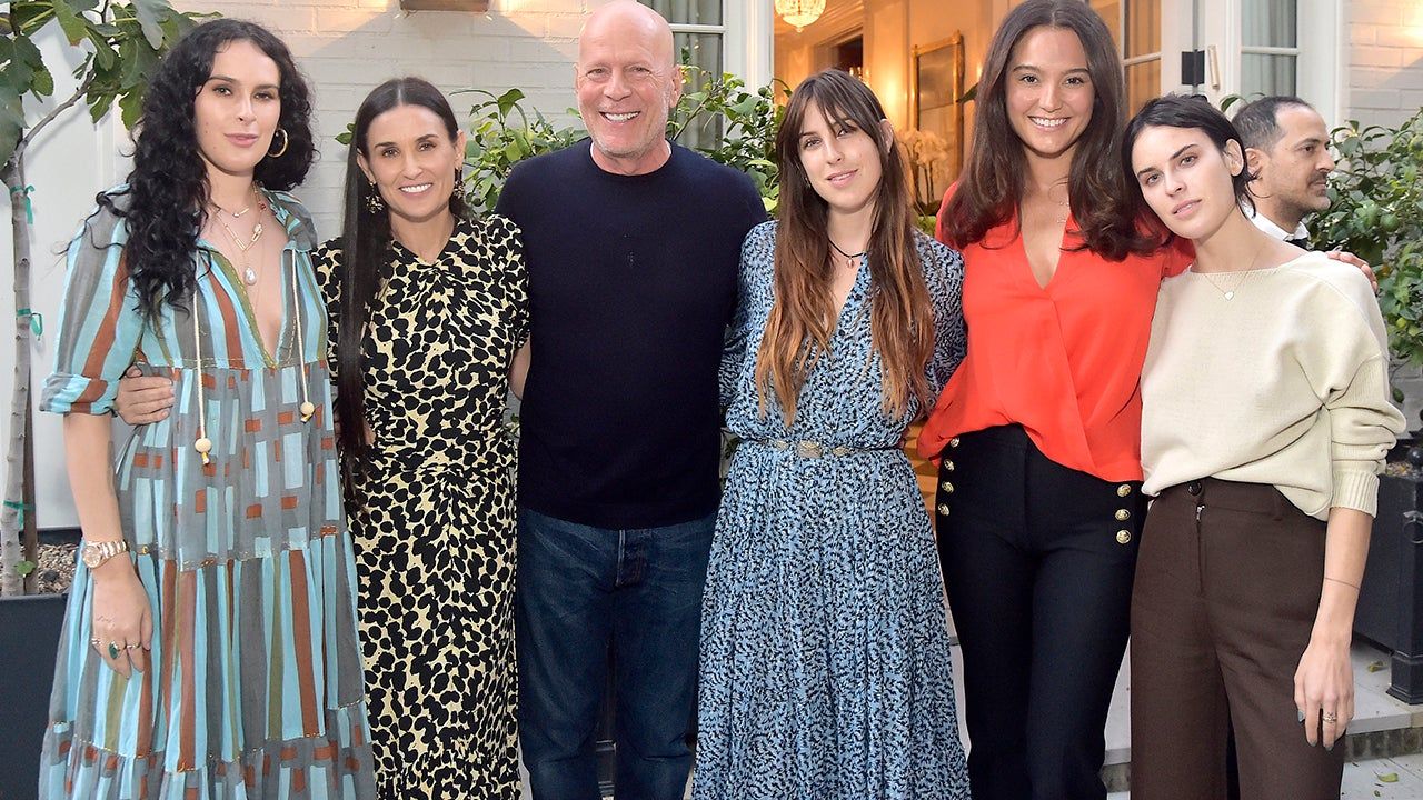 1280x720 See Bruce Willis and Wife Emma Hang 'in Their Favorite Habitat' in Photo Taken