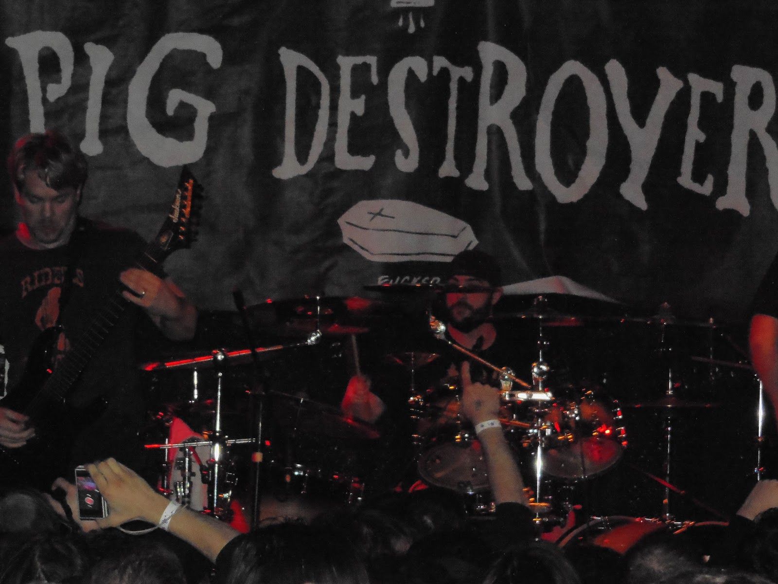 1600x1200 Officially A Yuppie: Live Pix Destroyer Public Assembly