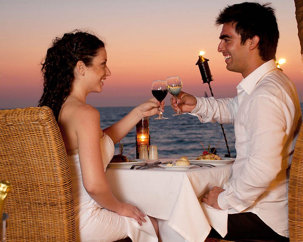1280x1024 Romantic Dinner Romantic Place With Romantic Couple HD Wallpaper For Mobile Free Download :