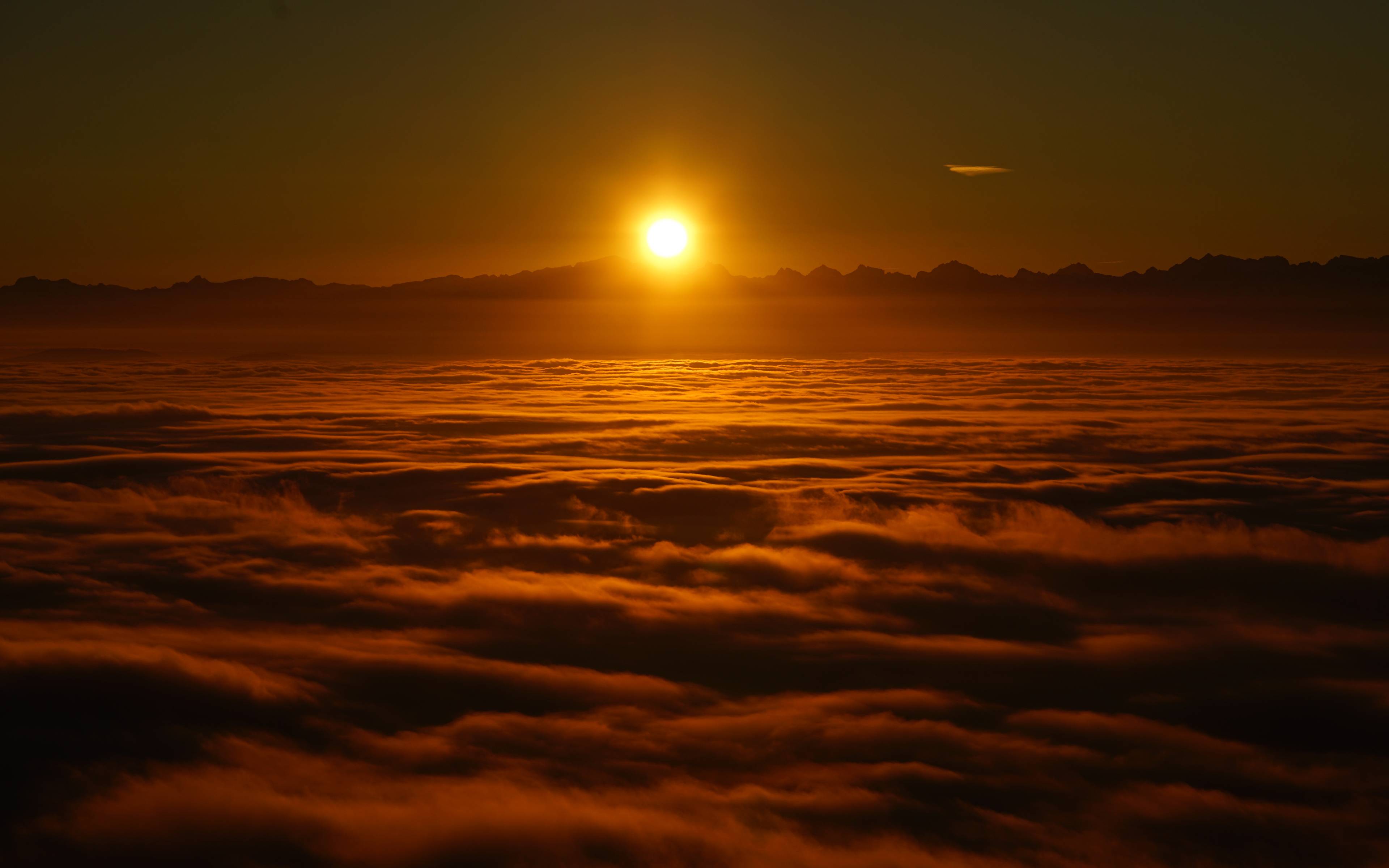 3840x2400 Sunrise above Clouds 4K Wallpaper