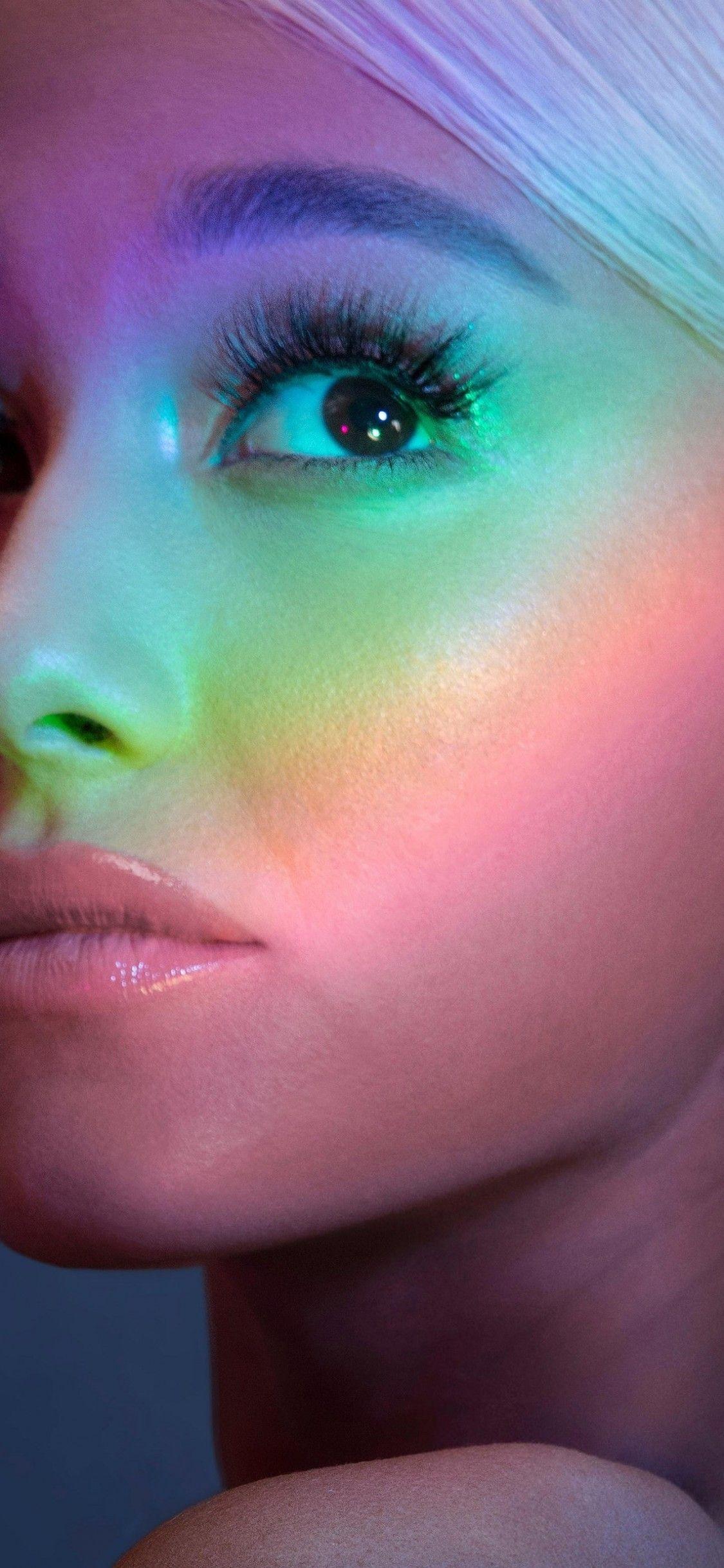1125x2436 Ariana Grande iPhone Wallpaper
