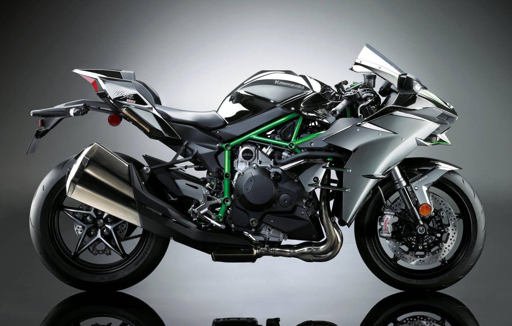 1650x1049 Black and green sports bike HD wallpaper
