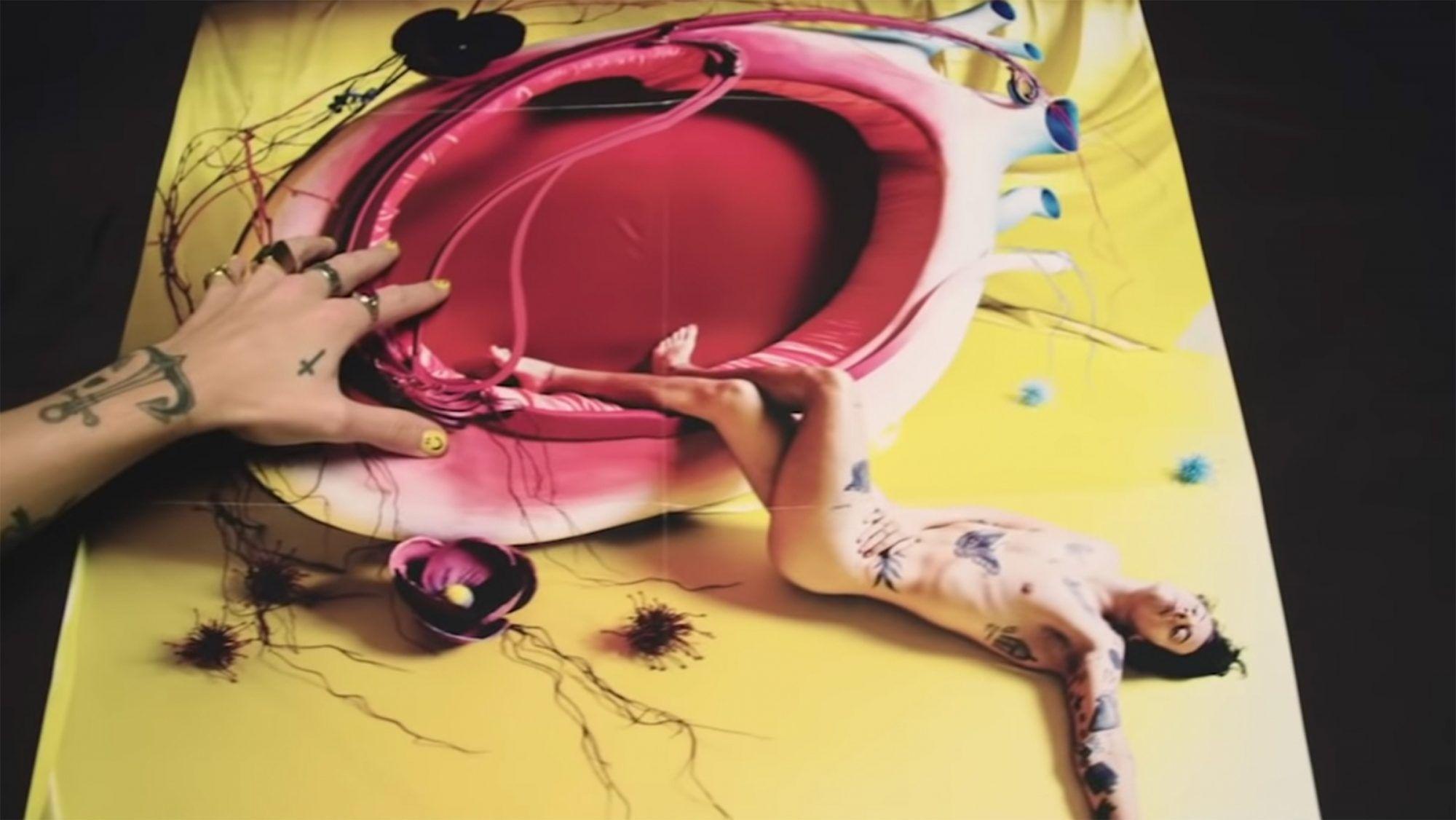 2000x1126 Harry Styles Confirms He Appears Nude on His Upcoming Album Artwork