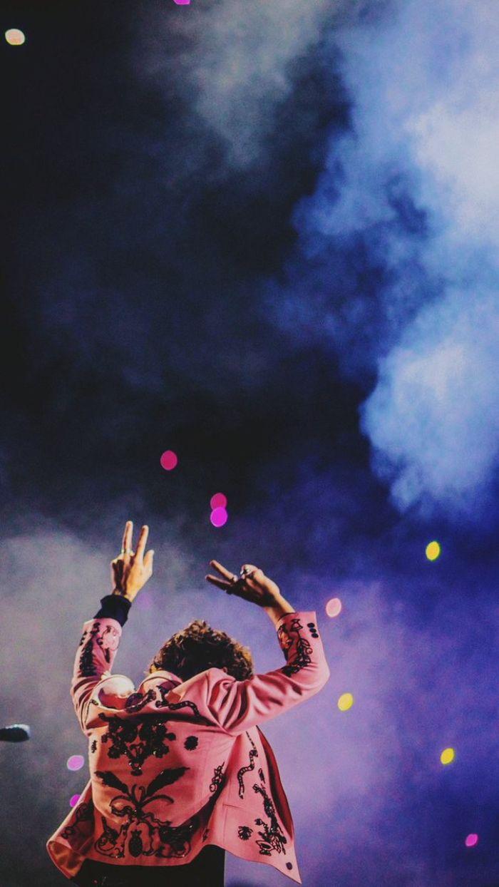 700x1244 for a Cool Harry Styles Wallpaper for Your Phone