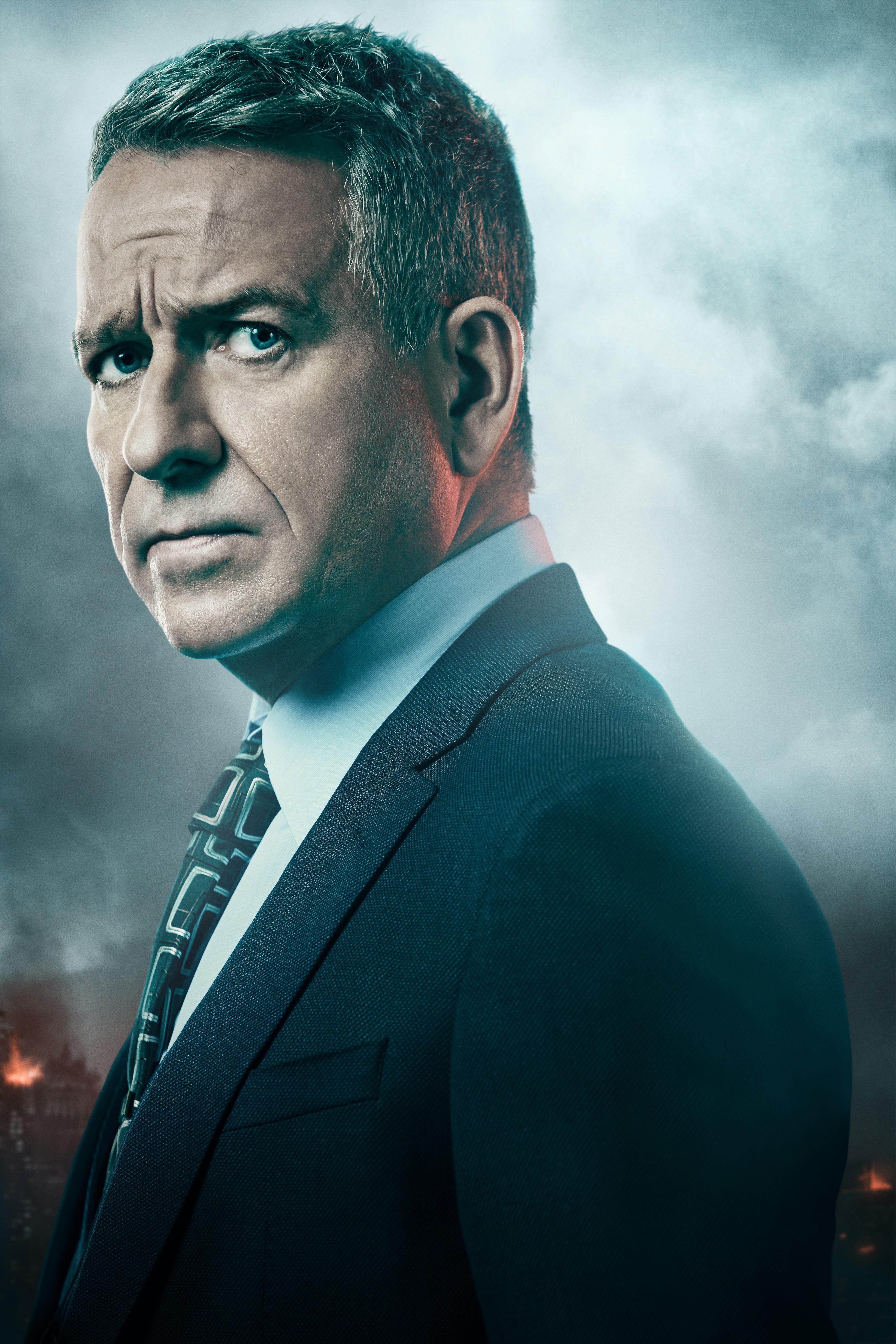 3667x5500 Gotham 5 Portrait Pennyworth चित्र - फैन्पॉप