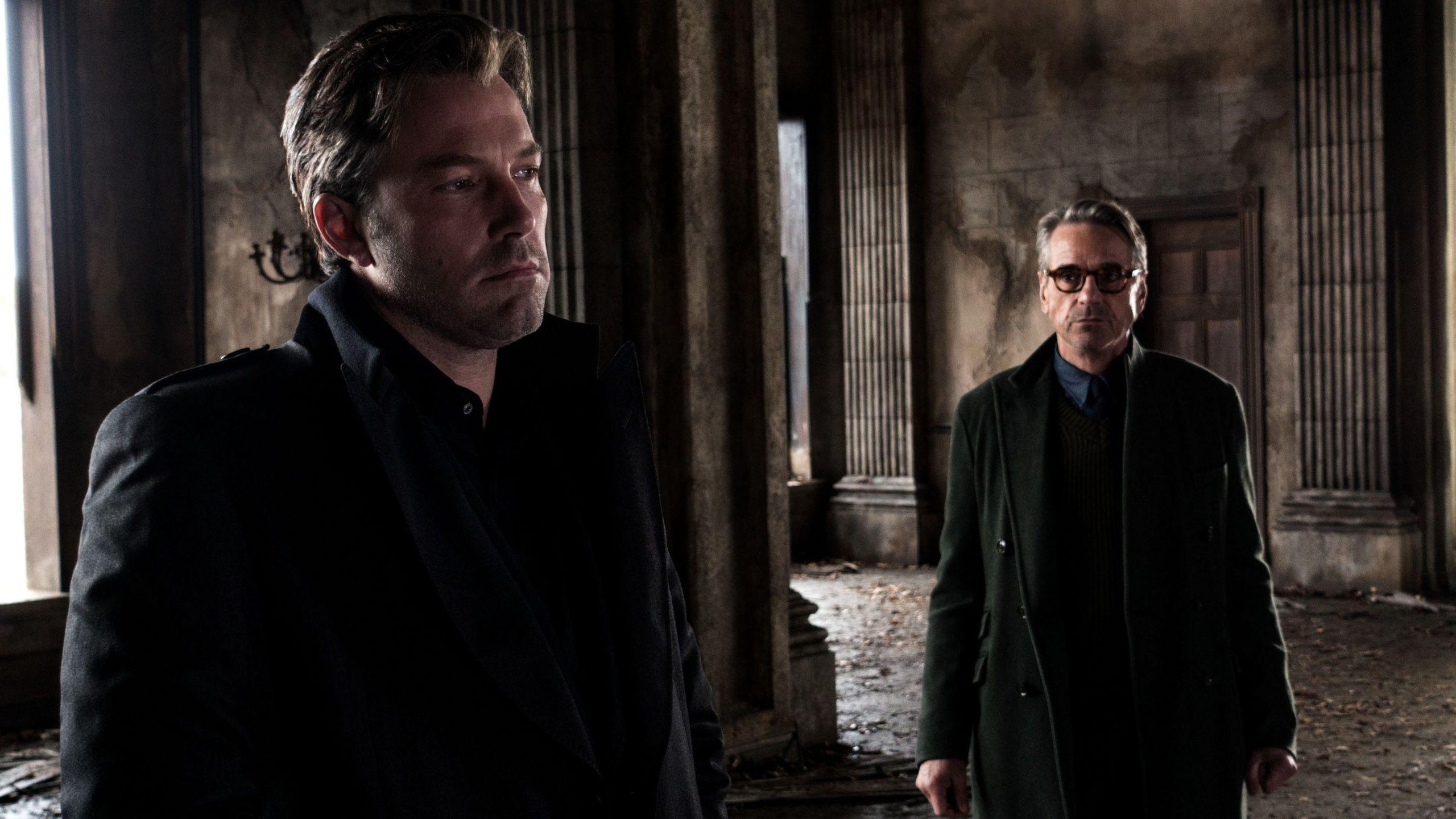 2560x1440 Bruce Wayne And Alfred Pennyworth Batman v Superman Wallpaper