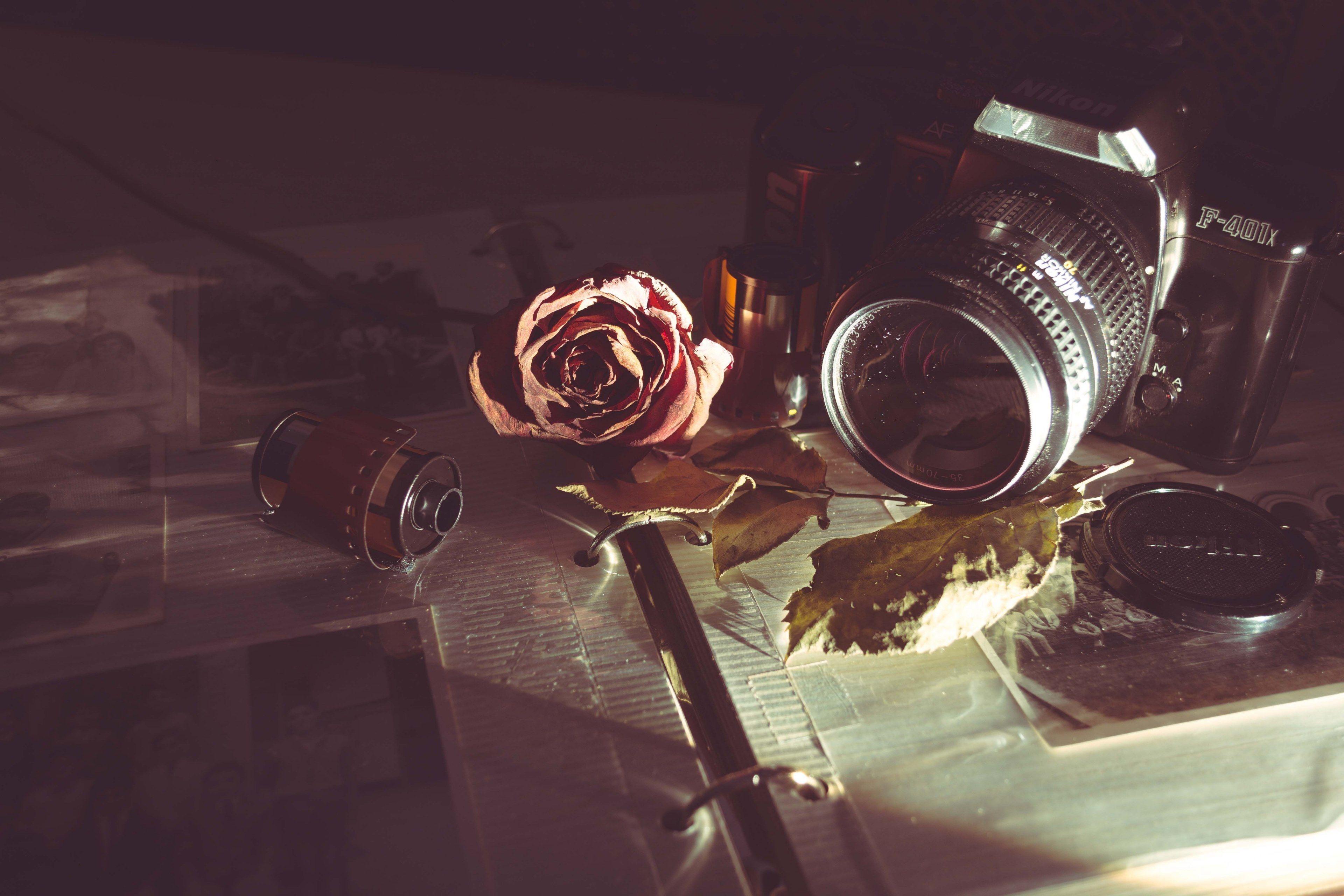 3840x2560 Vintage Camera Wallpaper