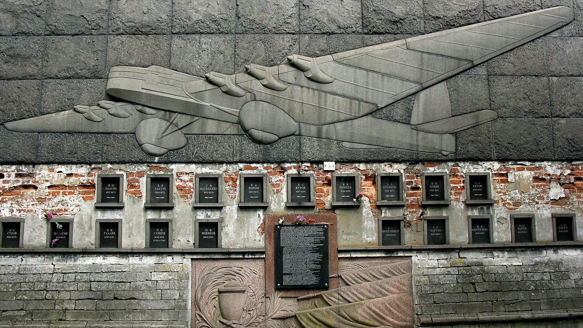 1920x1080 The strange history of a futuristic Soviet propaganda plane