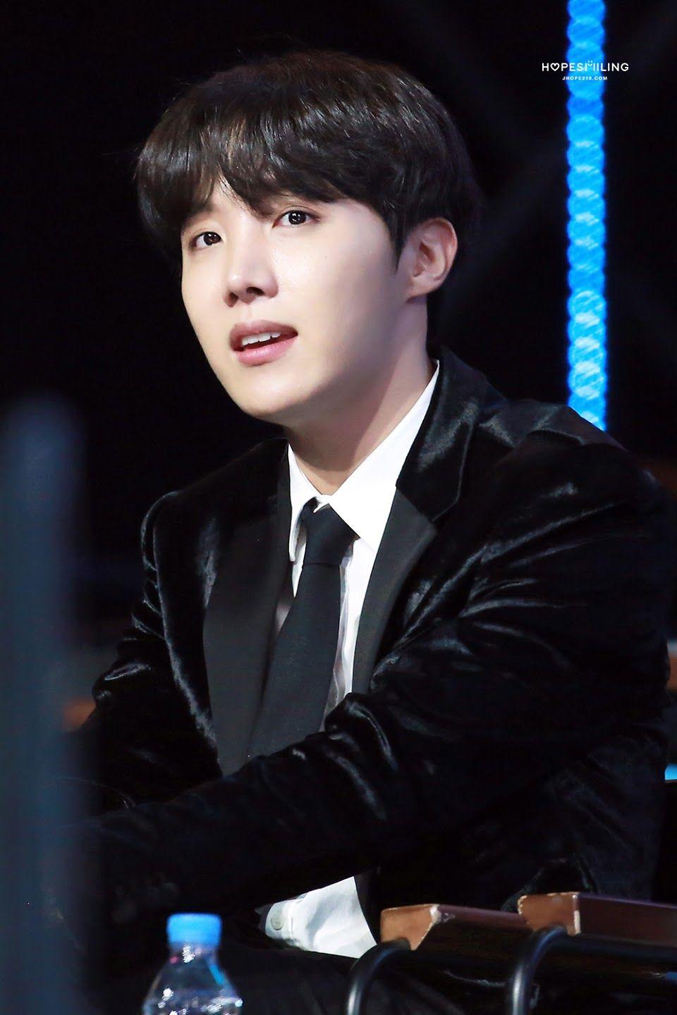 960x1440 Hawk Eyed ARMYs Once Spotted This Beautiful Celebrity As BTS J Hope's Wallpaper