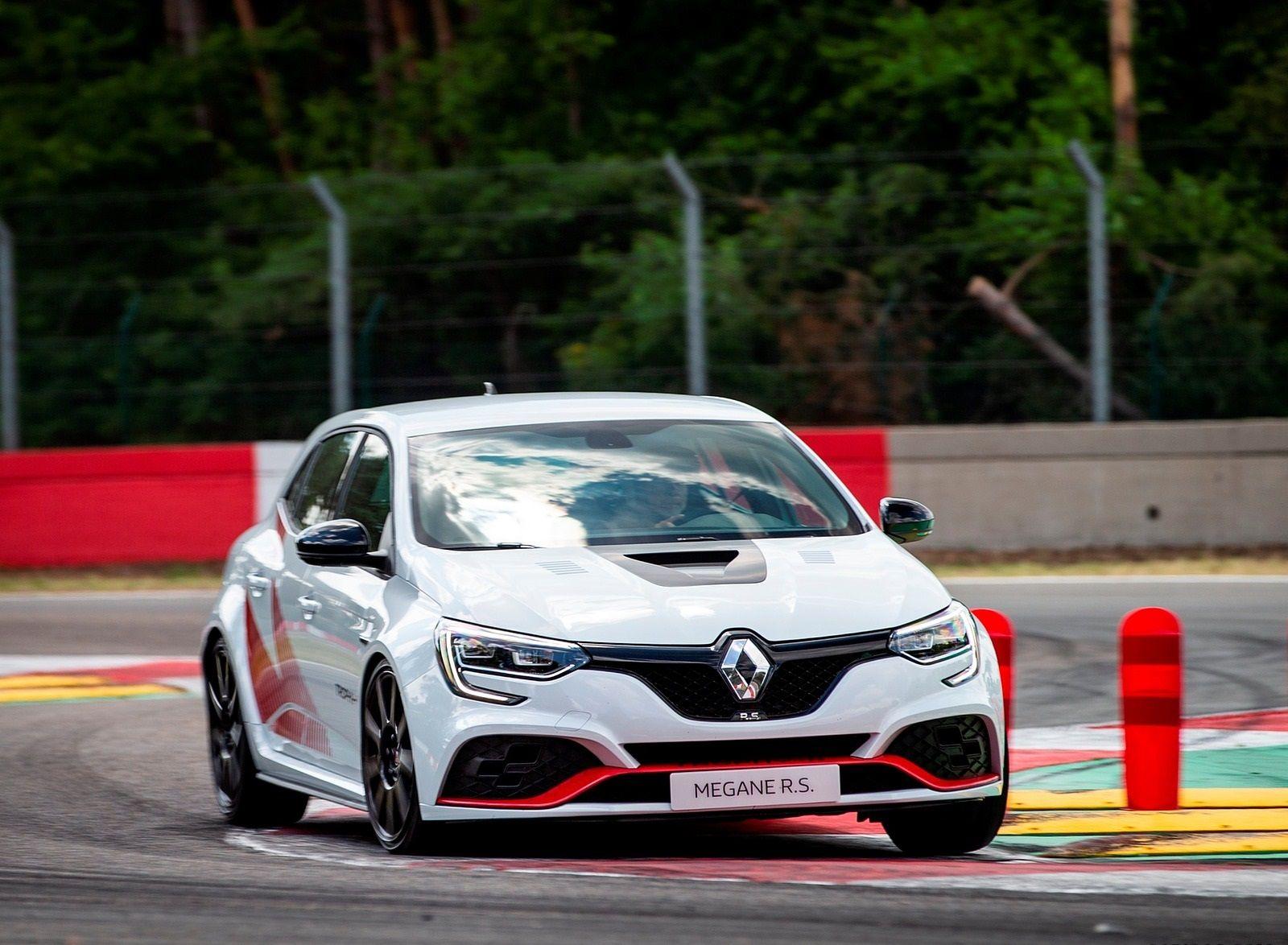 1600x1174 Renault Sport Wallpaper