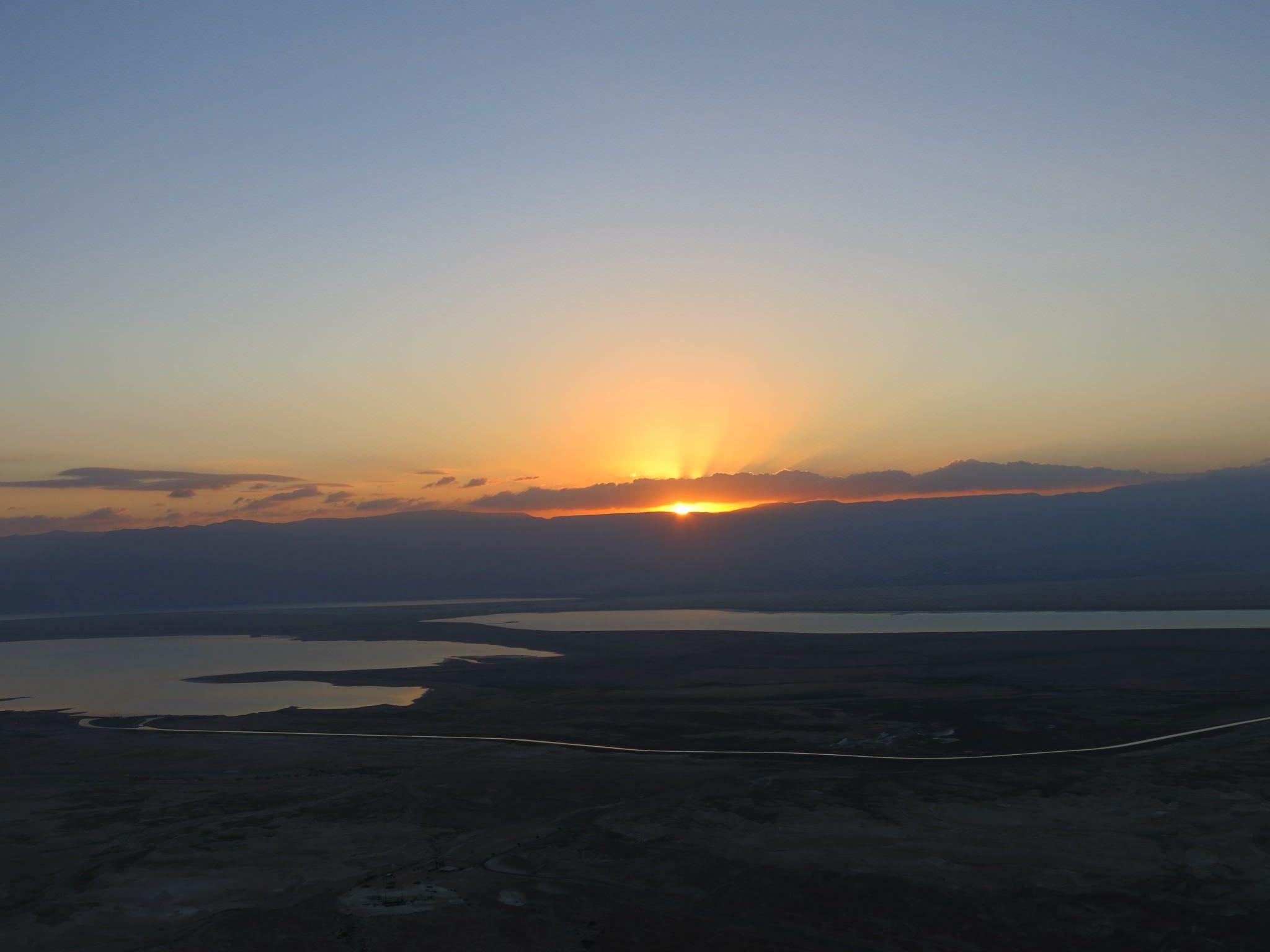 2048x1536 Epic Sunrise at Masada, Israel