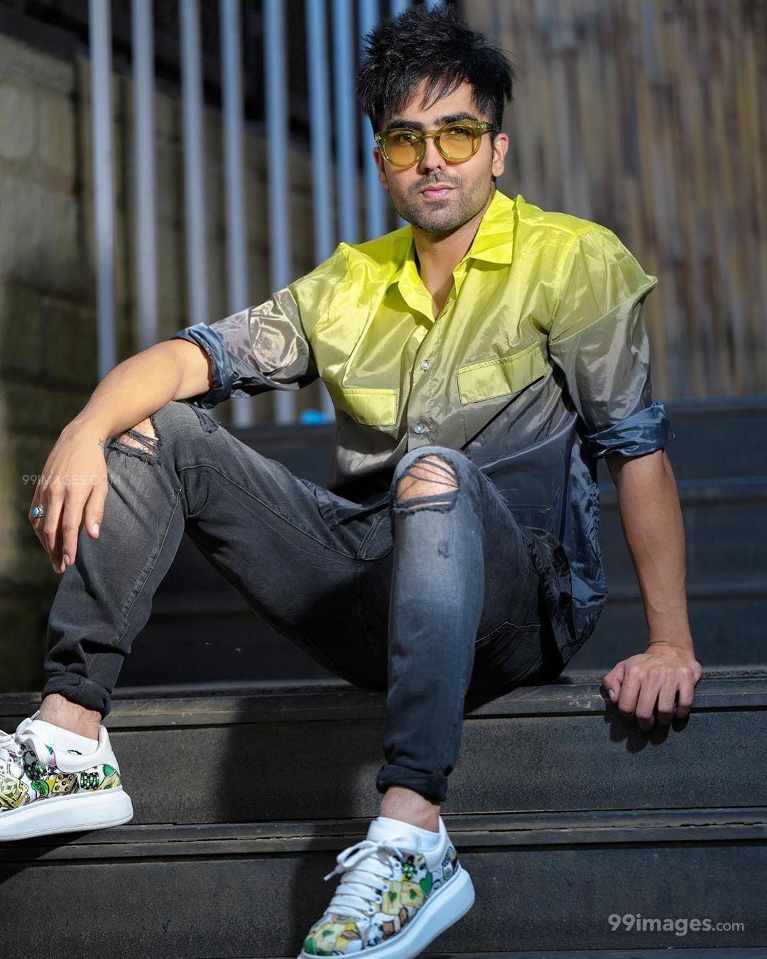1080x1350 Harrdy Sandhu Wallpaper