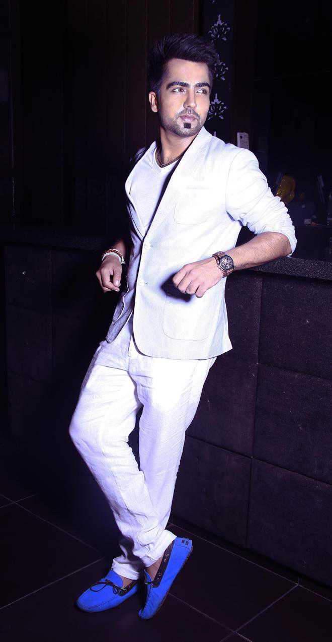 660x1274 Hardy Sandhu Wallpaper