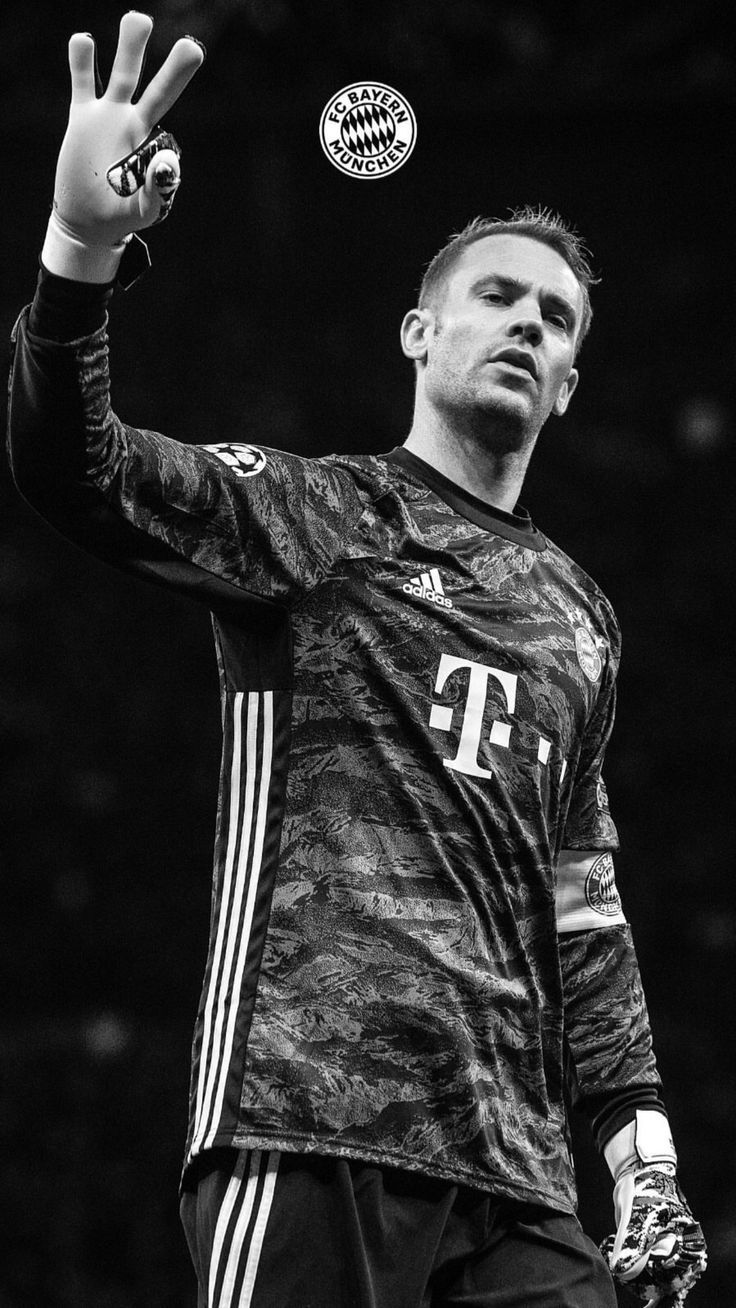 736x1308 Manuel Neuer