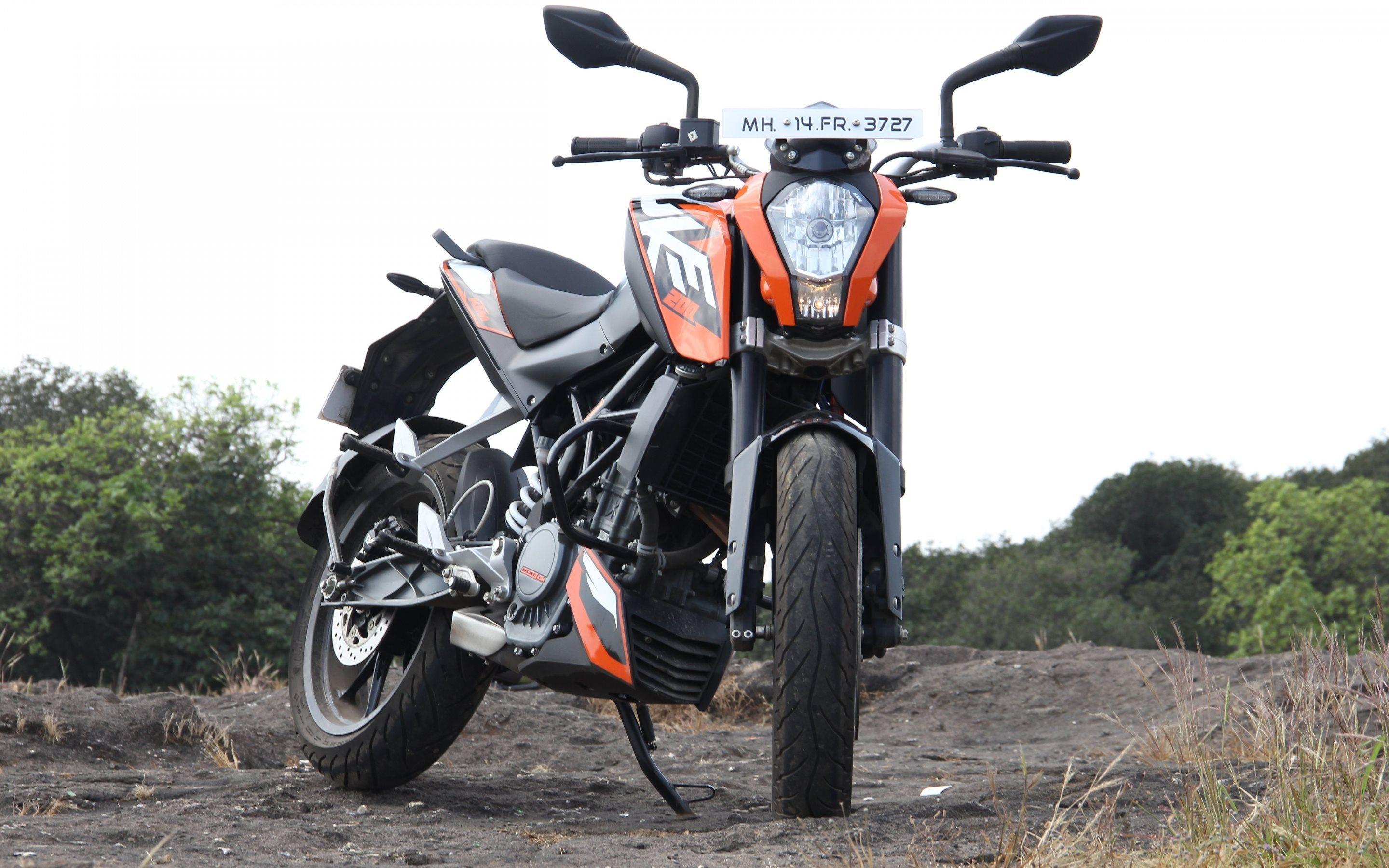 2880x1800 Ktm 200 Duke Wallpaper