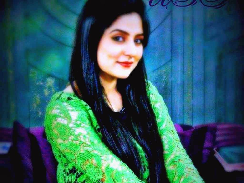 1024x768 Unique Wallpaper: Sanam Baloch Hot Pics Free Download