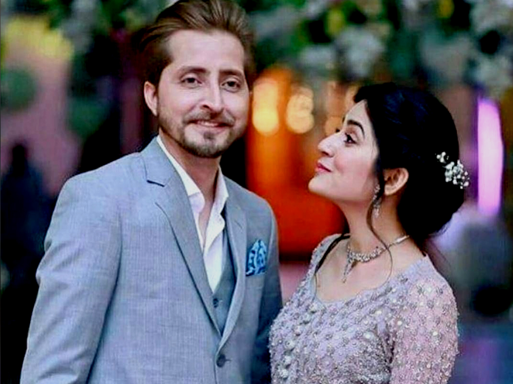 1024x768 Sanam Baloch is giving hints about her marital status & Style