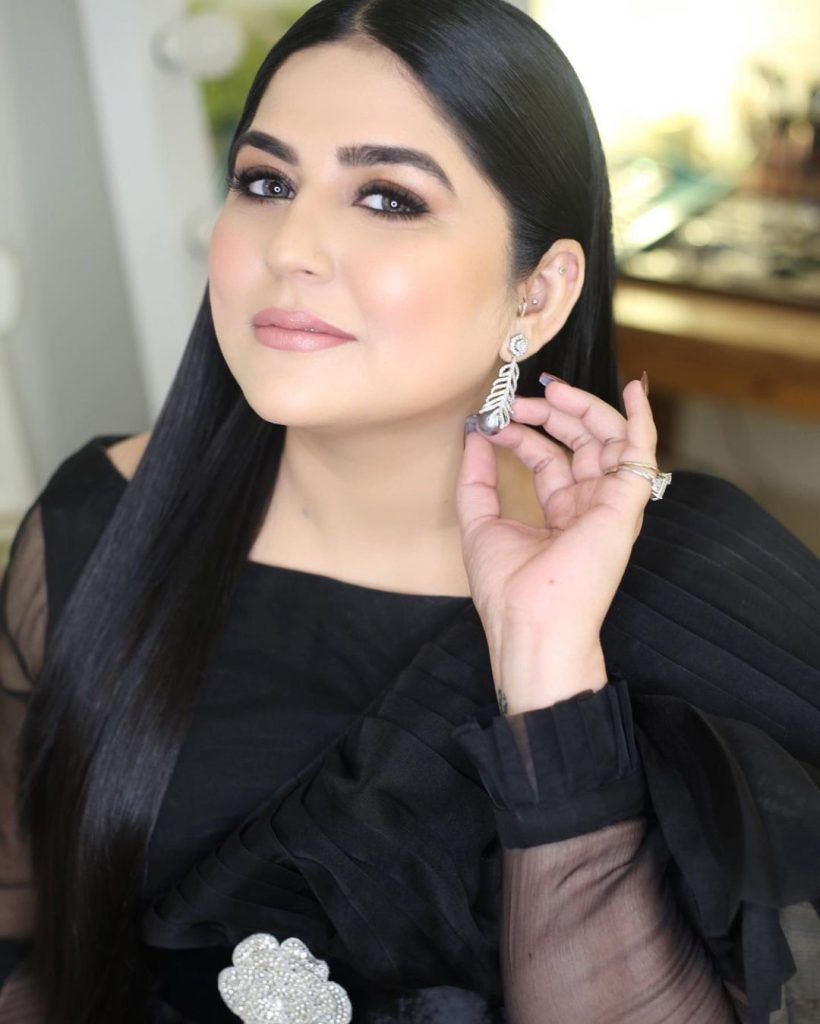 820x1024 Public Reacts To Sanam Baloch's Recent Picture