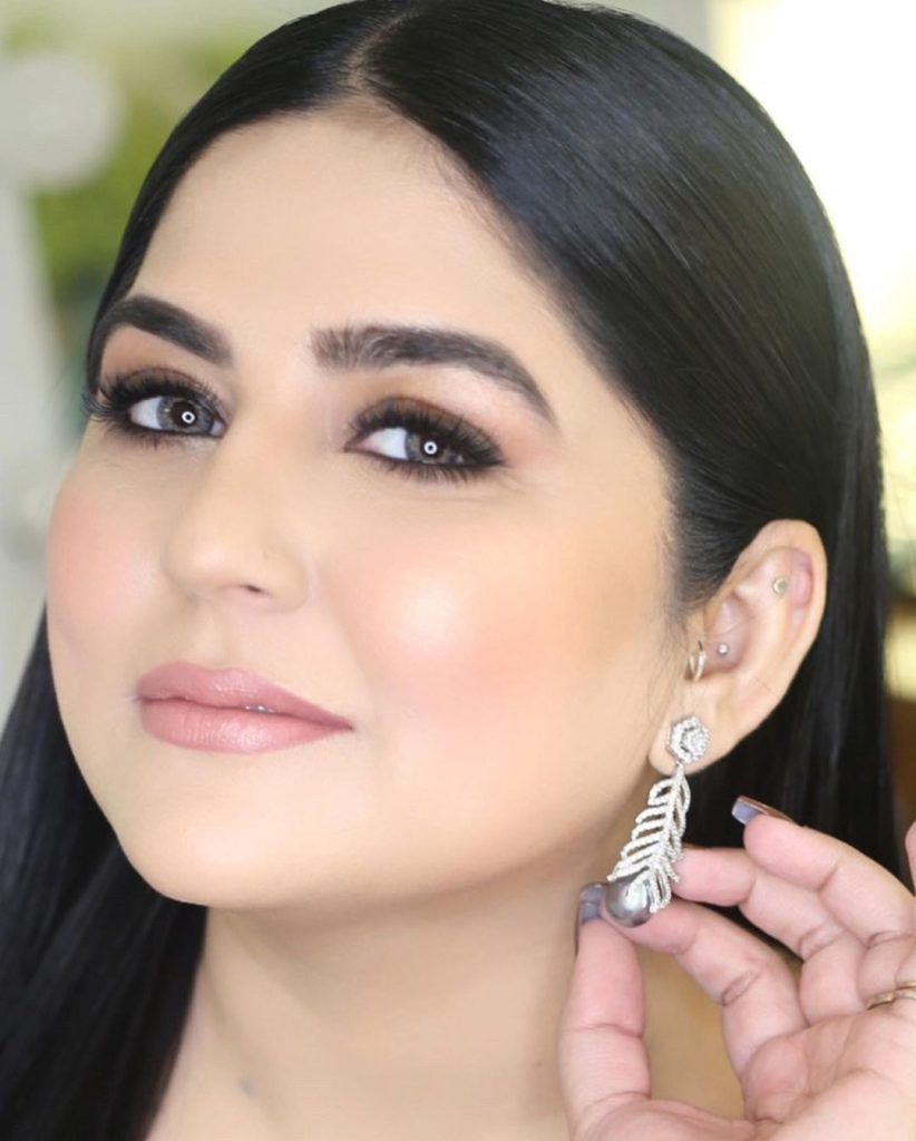 822x1024 Public Reacts To Sanam Baloch's Recent Picture