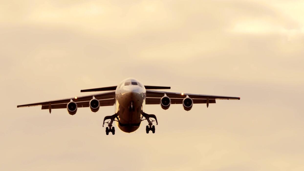 1244x700 Aviation Industry Air Travel Business scene of airplanes landing