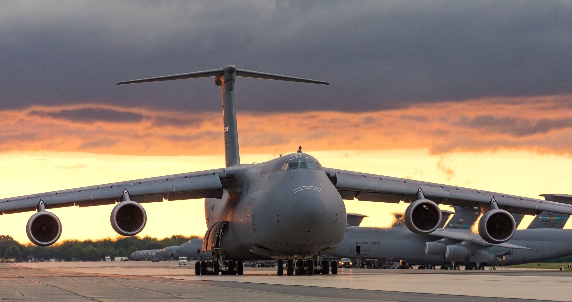 2000x1057 DVIDS 5M Super Galaxy Taxis At Dover AFB [Image 9 Of 11]