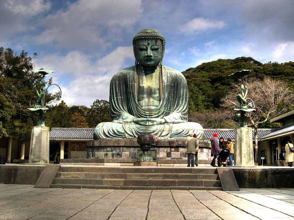 1024x768 The Great Buddha of Kamakura