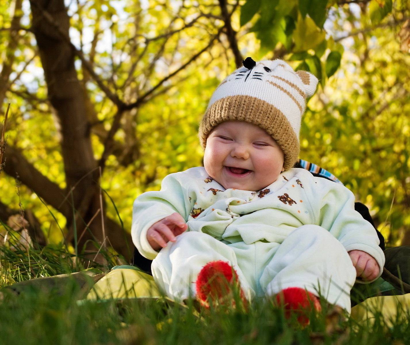 1426x1200 Cute Baby Smile wallpaper