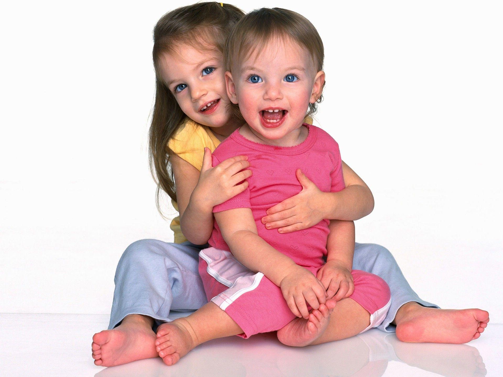 1920x1440 Cute Baby Smile Wallpaper