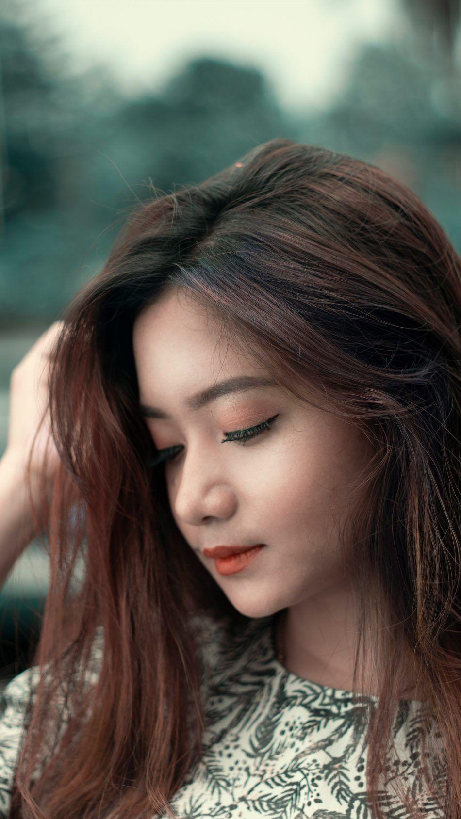 950x1689 Beautiful Asian Girl Portrait