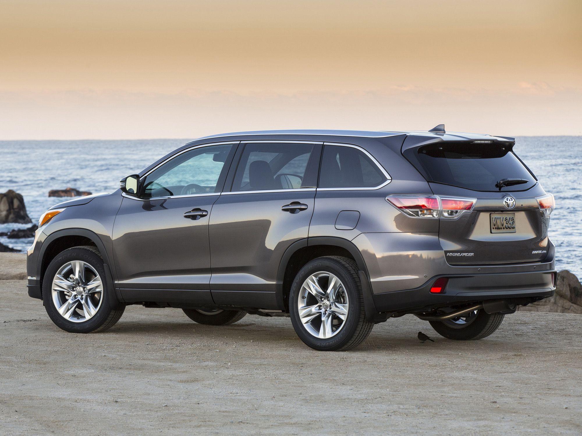2000x1500 Toyota Highlander Wallpaper