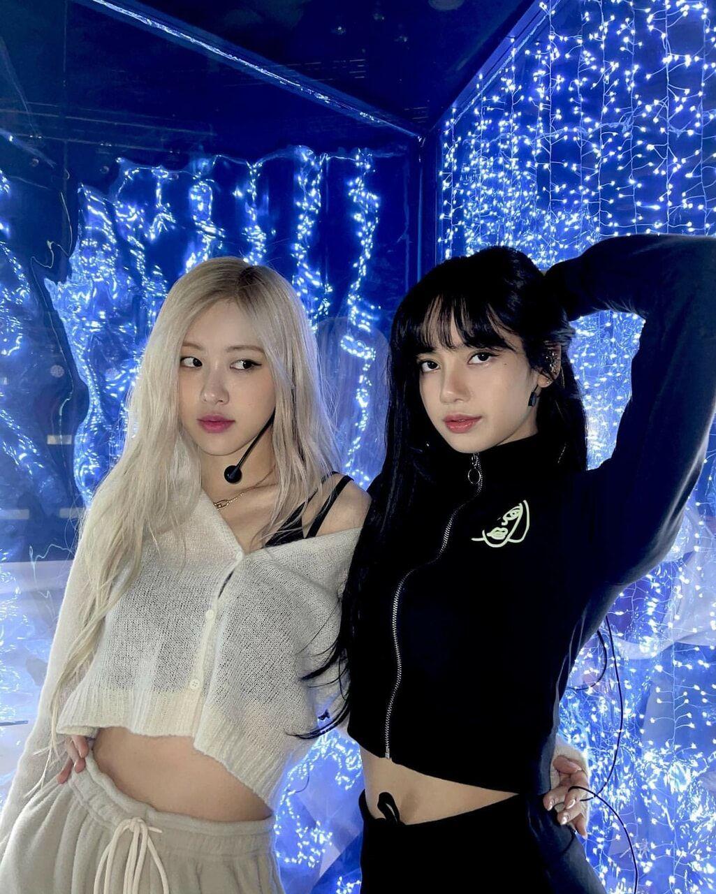 1025x1280 image about #CHAELISA. See more about blackpink, lisa and rose