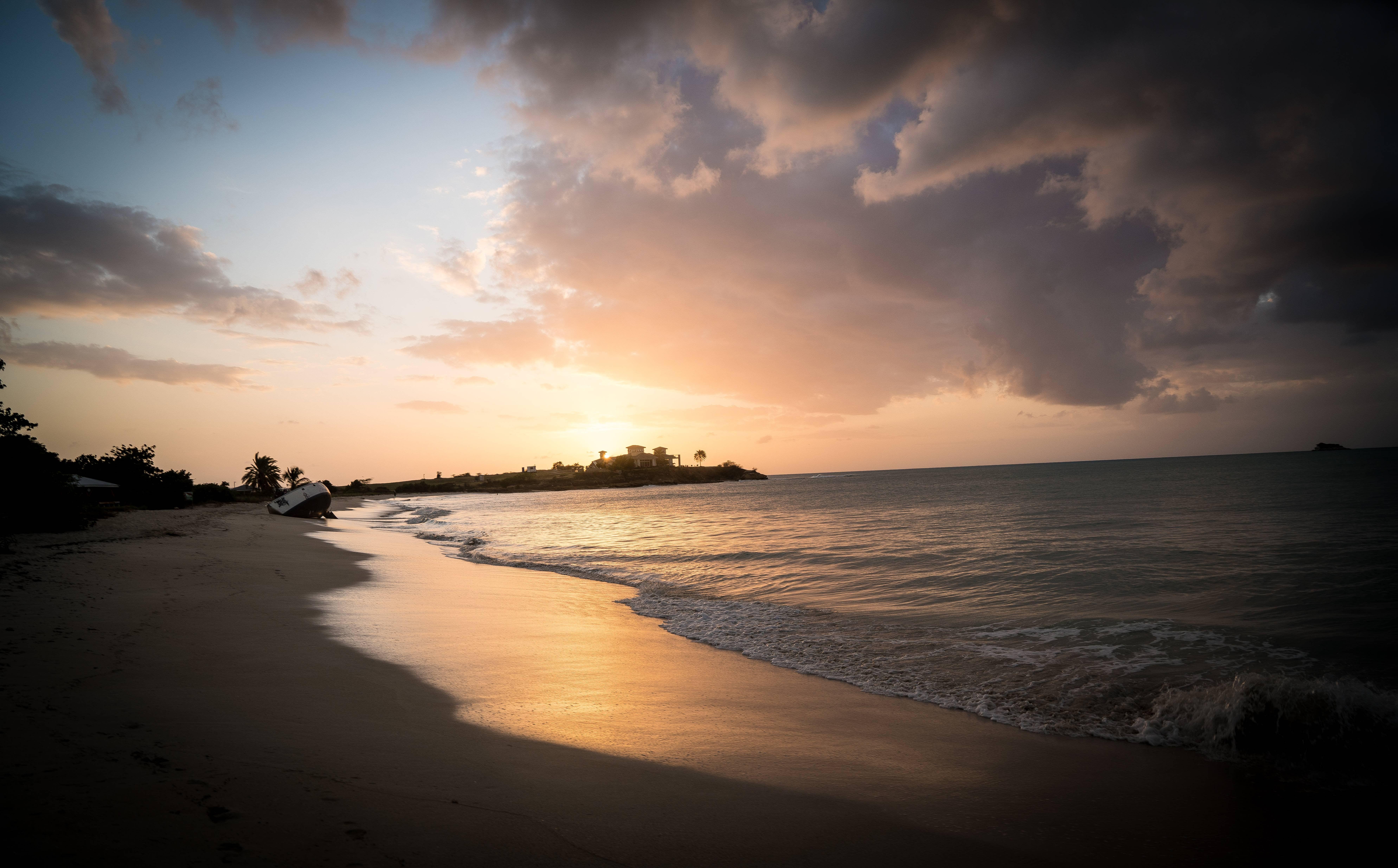 7952x4939 Untamed Sunset in the Caribbean 4K wallpaper