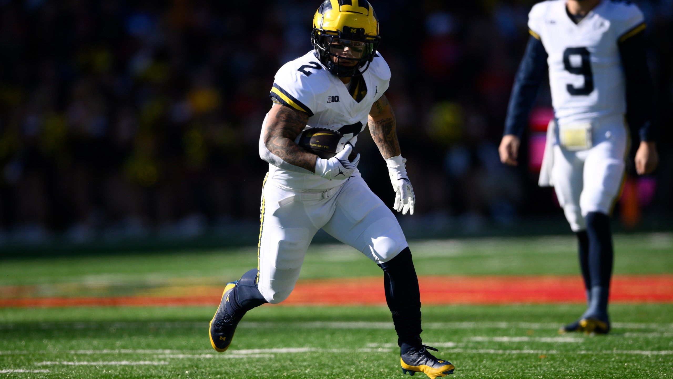 2560x1440 No. 2 Michigan Escapes With 31 24 Win Over Maryland For 000th Victory In Program History