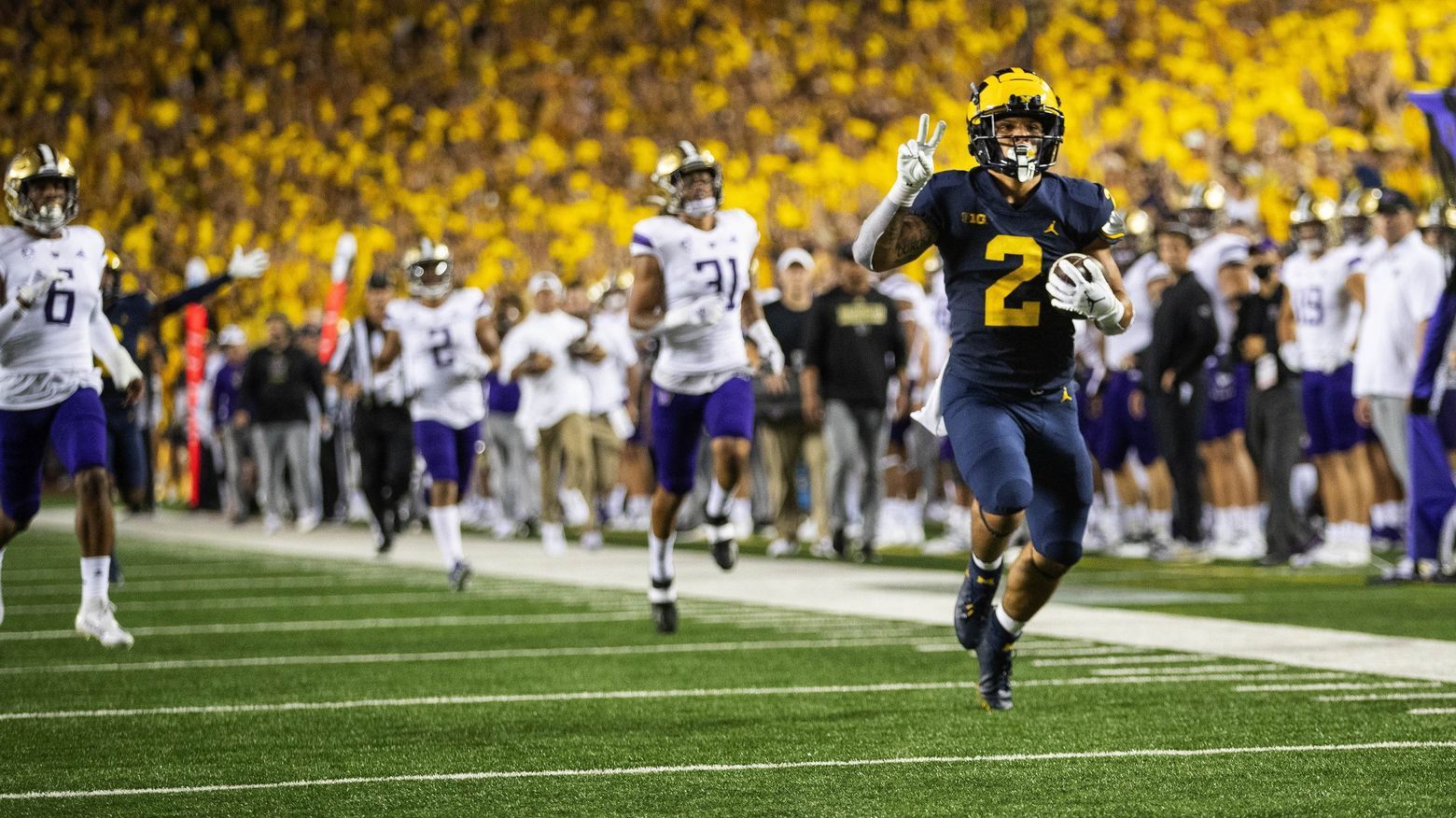 1560x876 Blake Corum Wallpaper